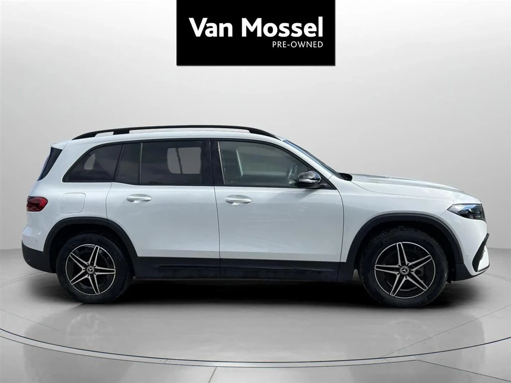 Mercedes-Benz-EQB-image-3