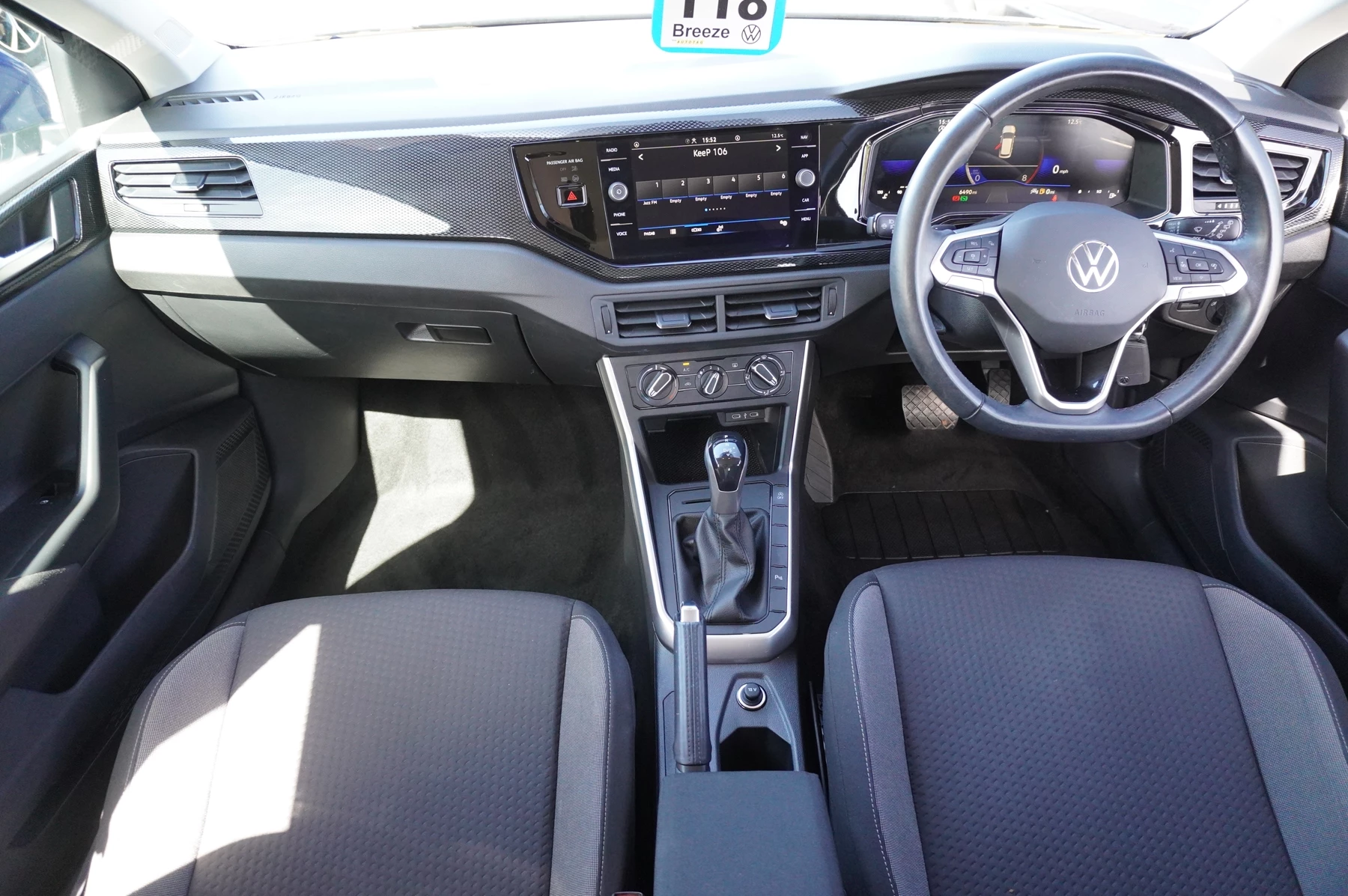 Volkswagen-Polo-image-8