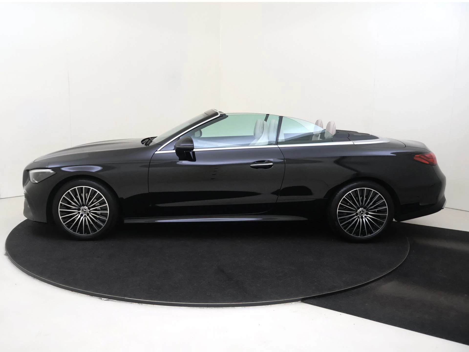 Mercedes-Benz-CLE-image-7