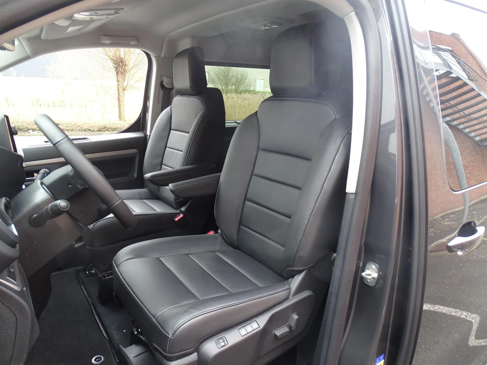 Opel-Vivaro-image-6