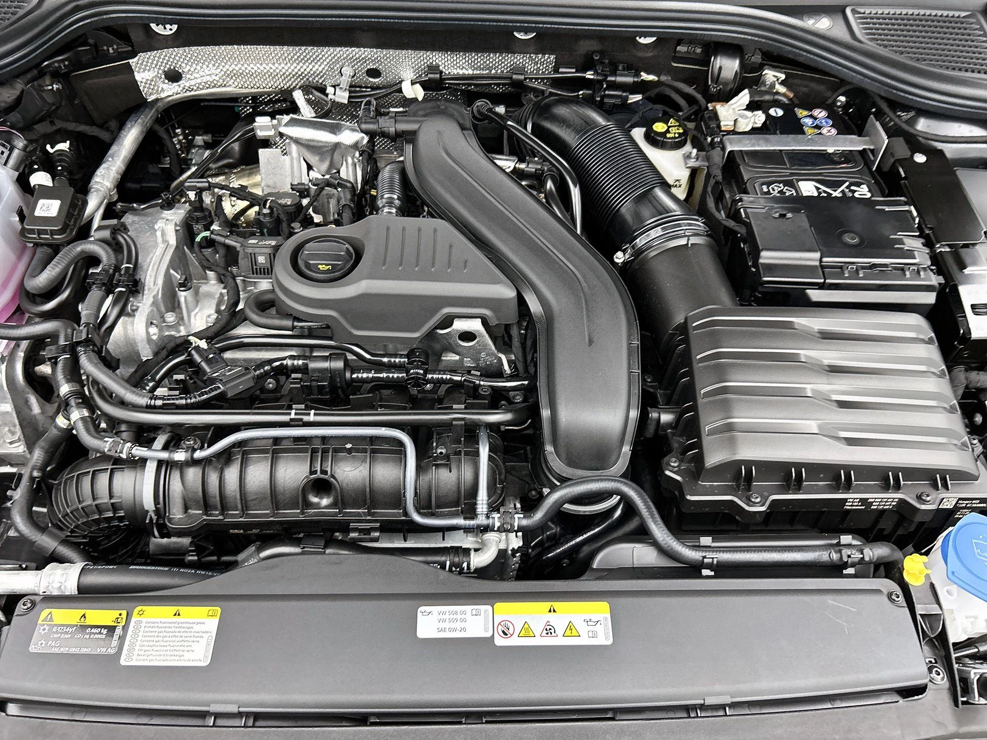 Volkswagen-Golf-image-29