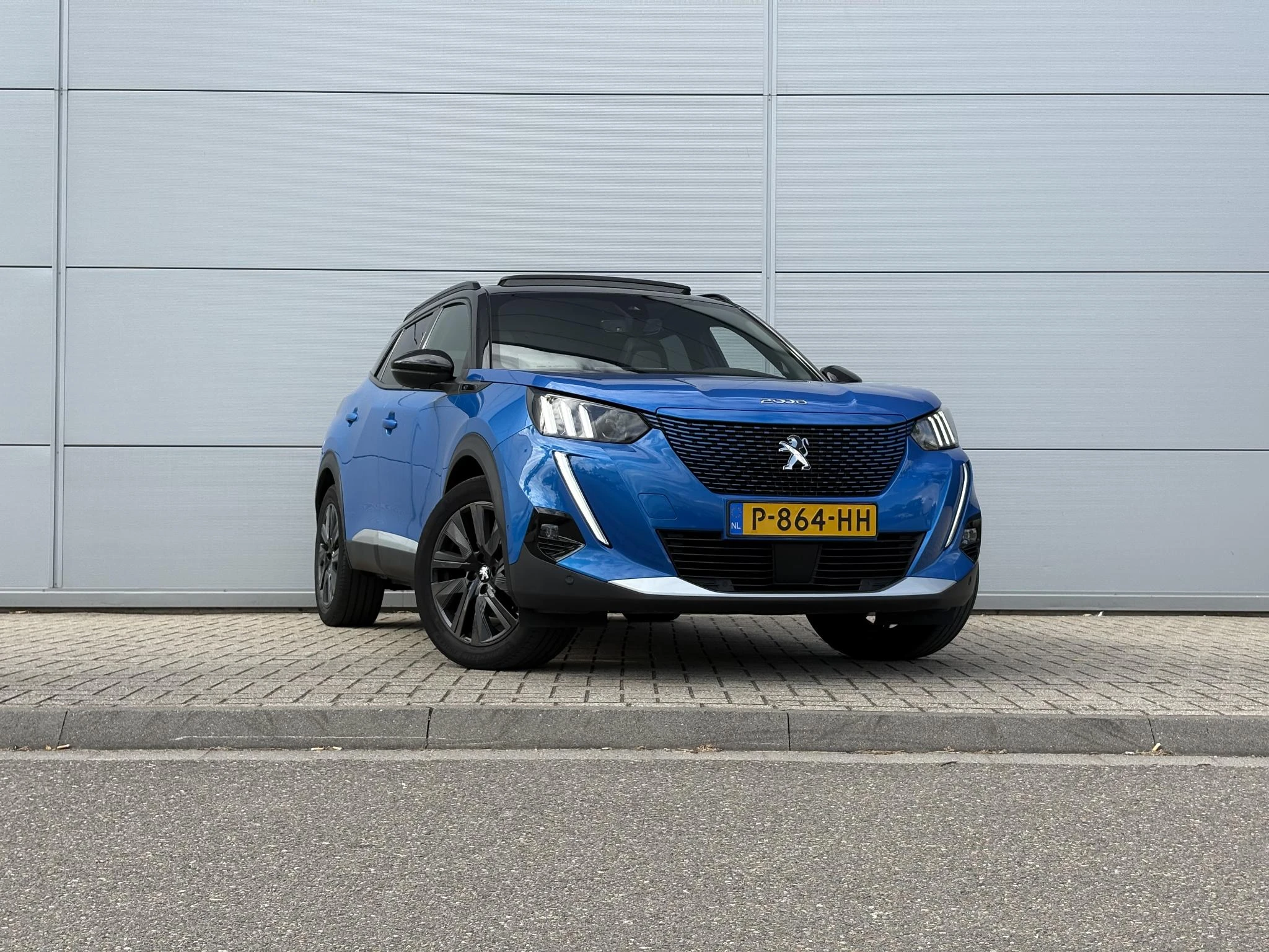 Peugeot-e-2008-image-7
