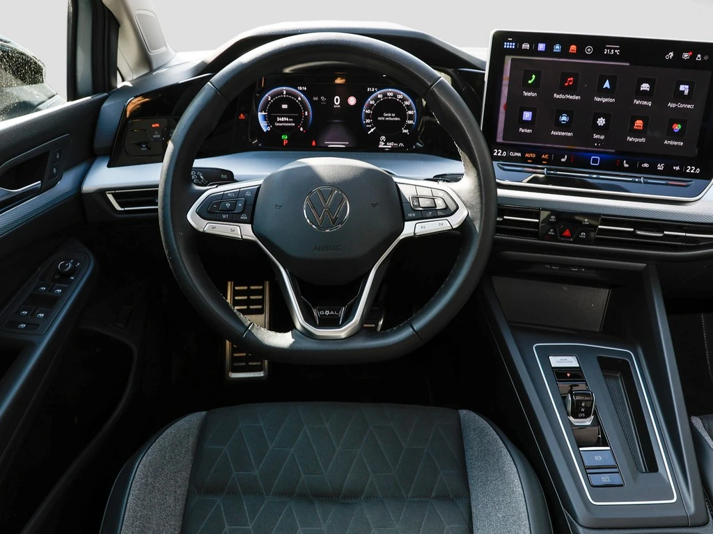 Volkswagen-Golf-image-12