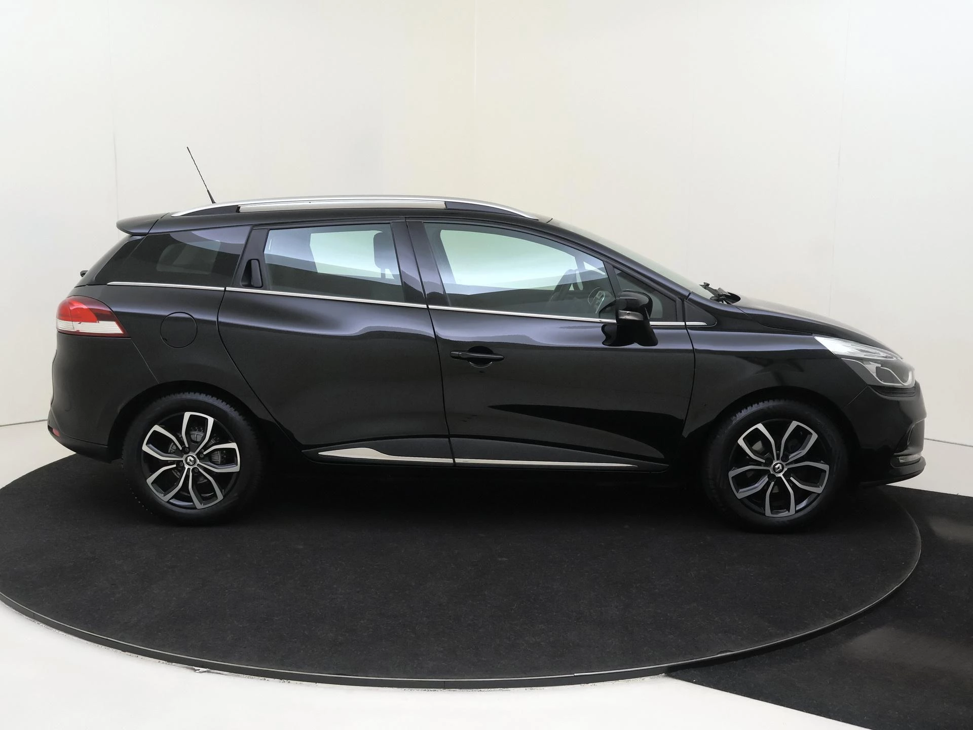 Renault-Clio-image-12