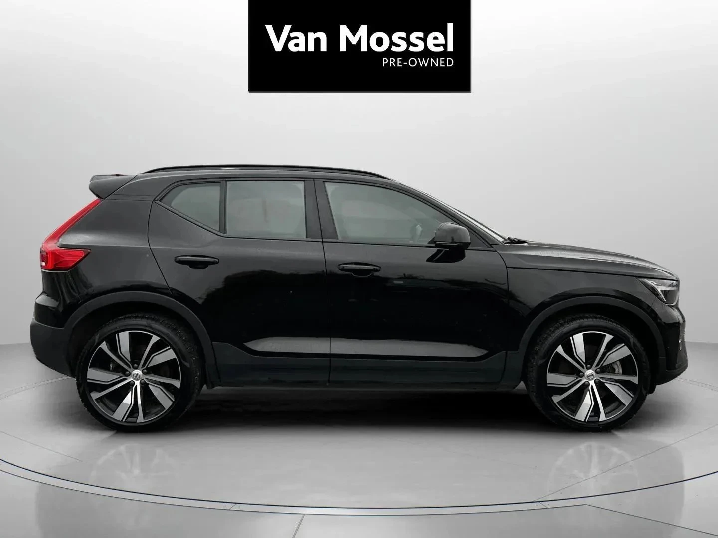 Volvo-XC40-image-3