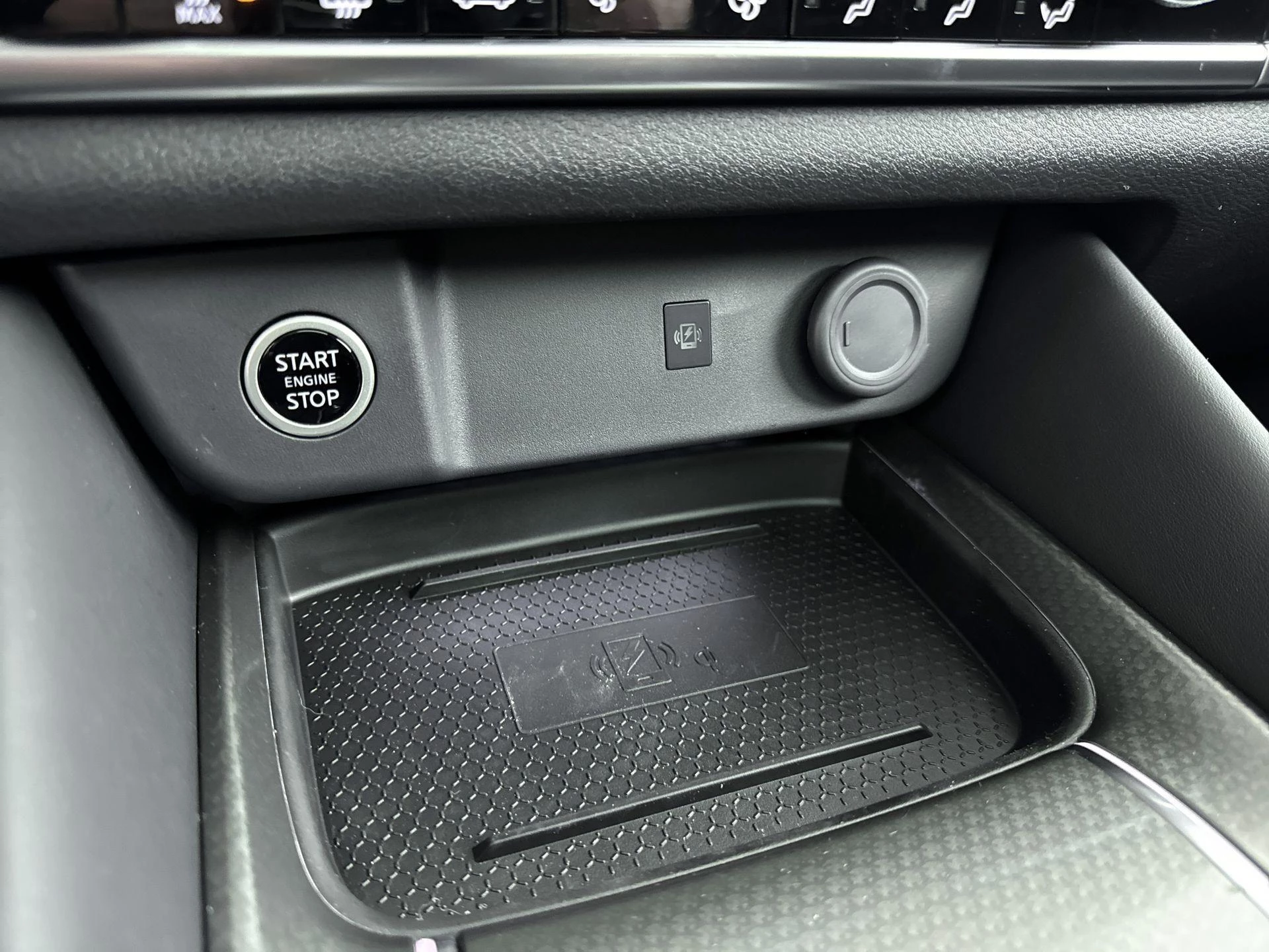 Nissan-QASHQAI-image-24