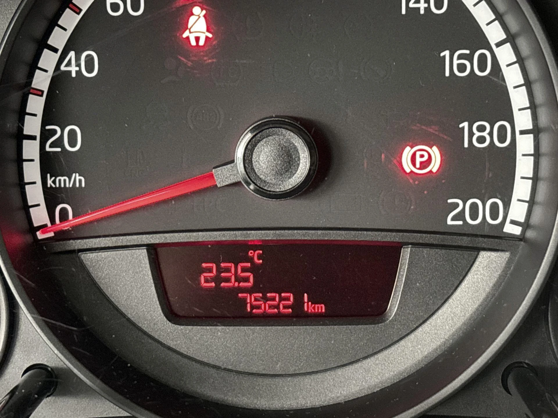 Volkswagen-up!-image-8