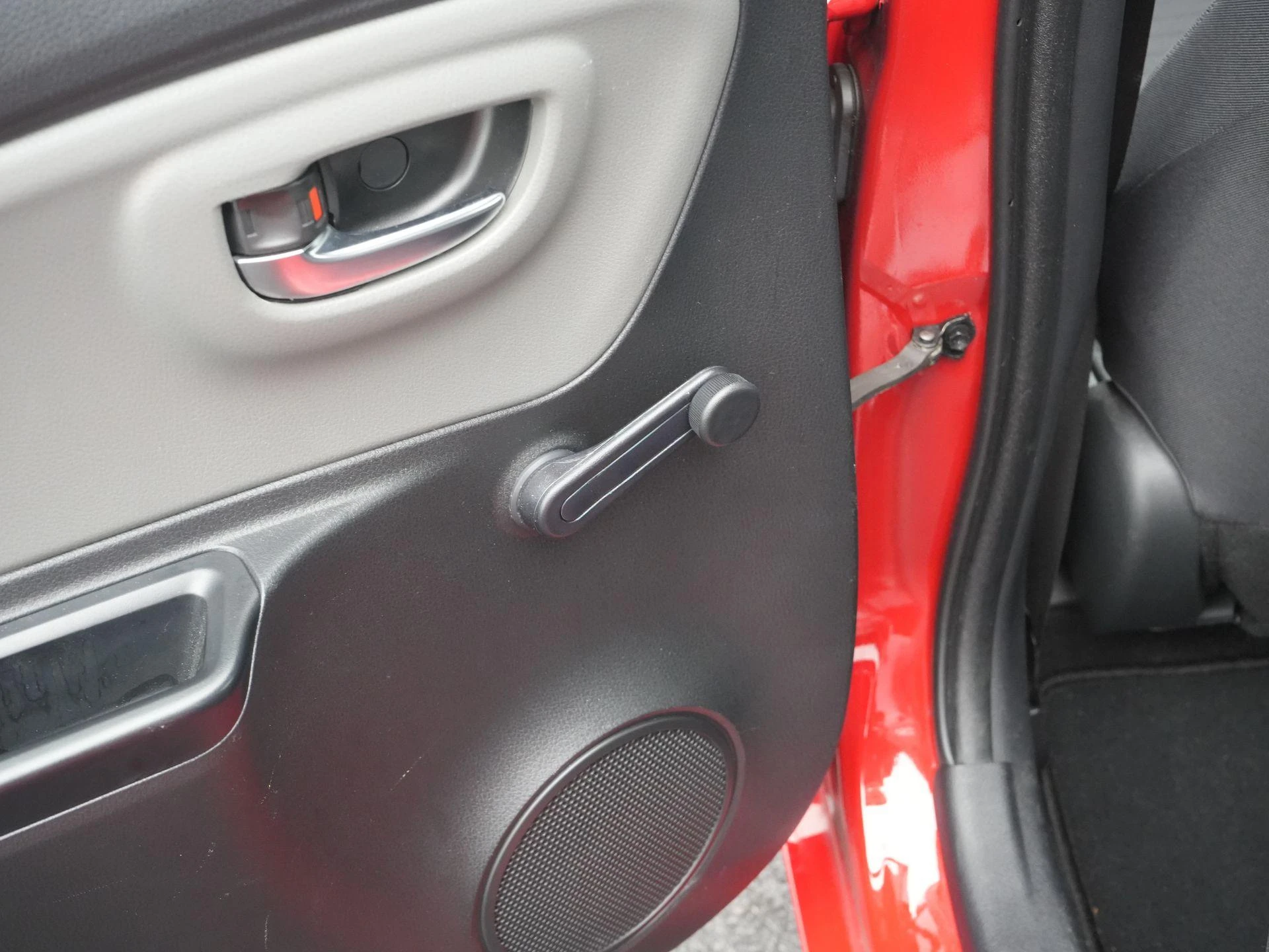 Toyota-Yaris-image-24