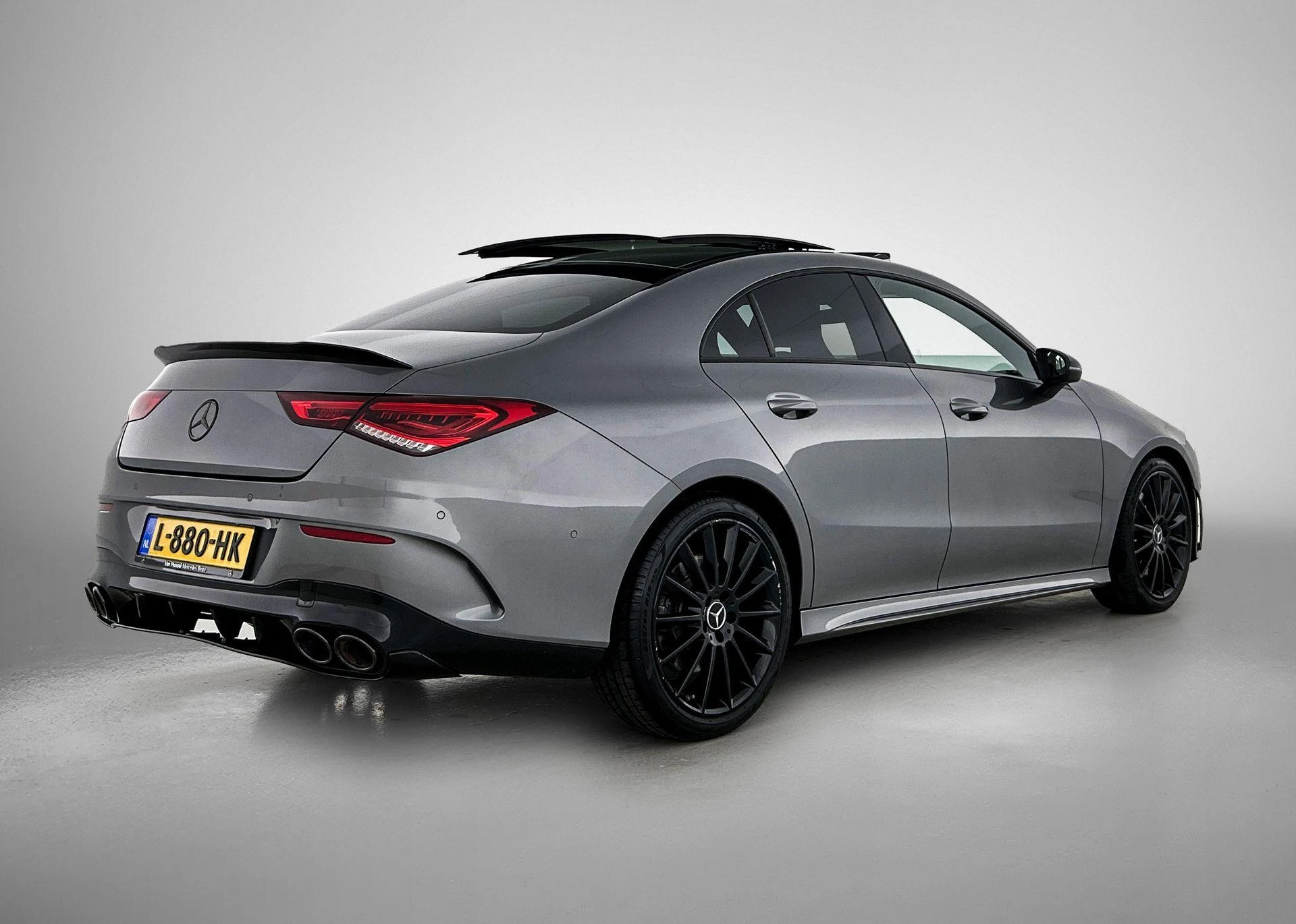 Mercedes-Benz-CLA-image-4