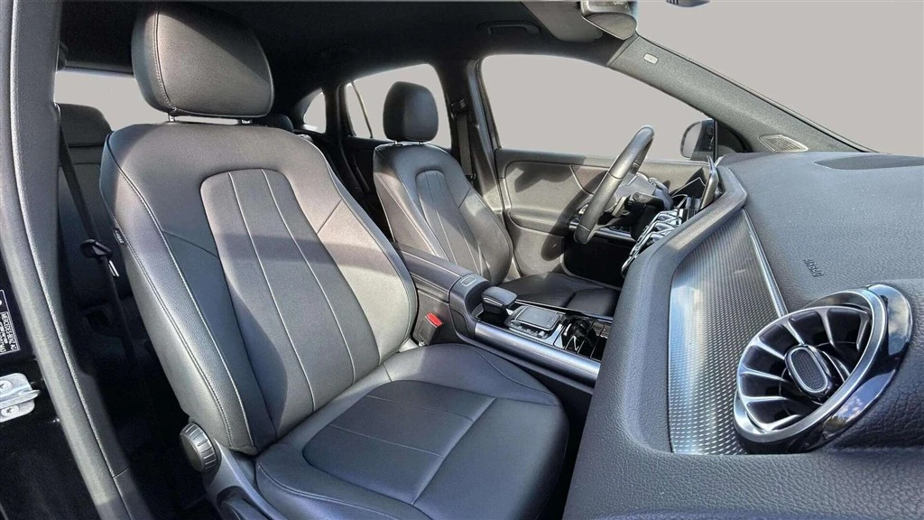 Mercedes-Benz-EQA-image-24