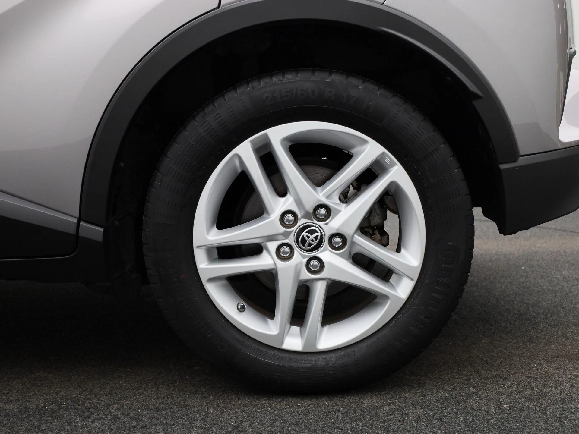 Toyota-C-HR-image-12