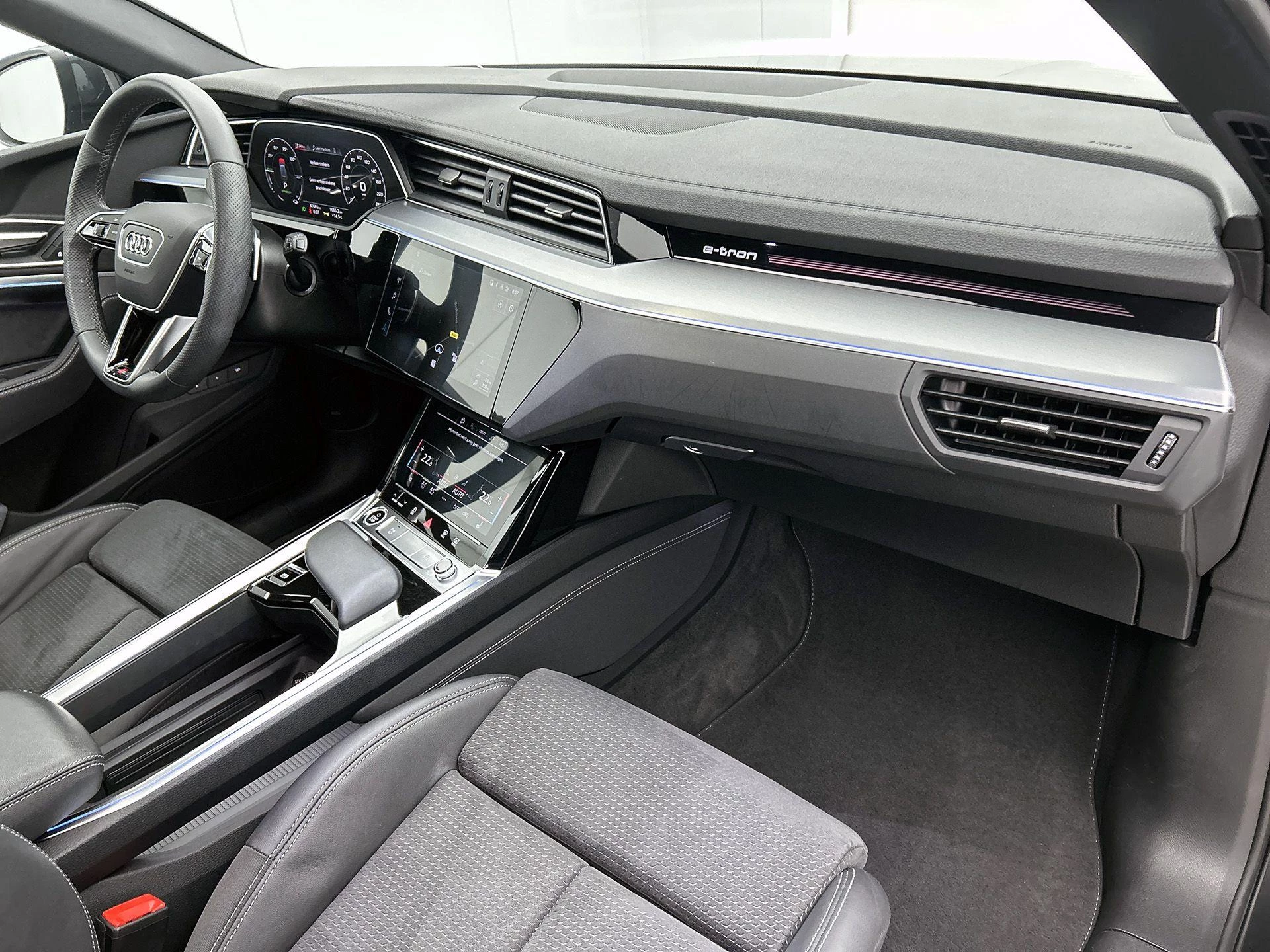 Audi Q8 e-tron 50 quattro S Edition 95 kWh 340 PK