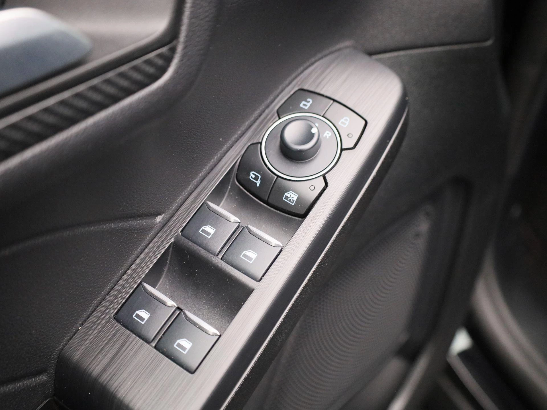 Ford-Kuga-image-31