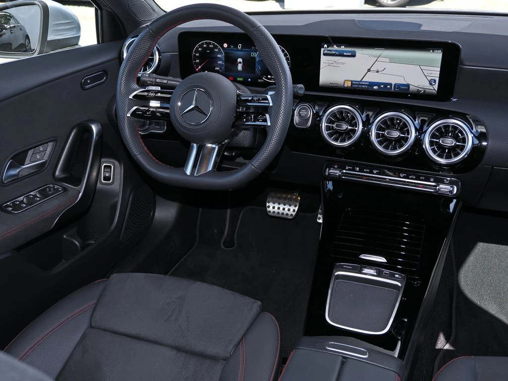 Mercedes-Benz-A-Klasse 250 e-image-9