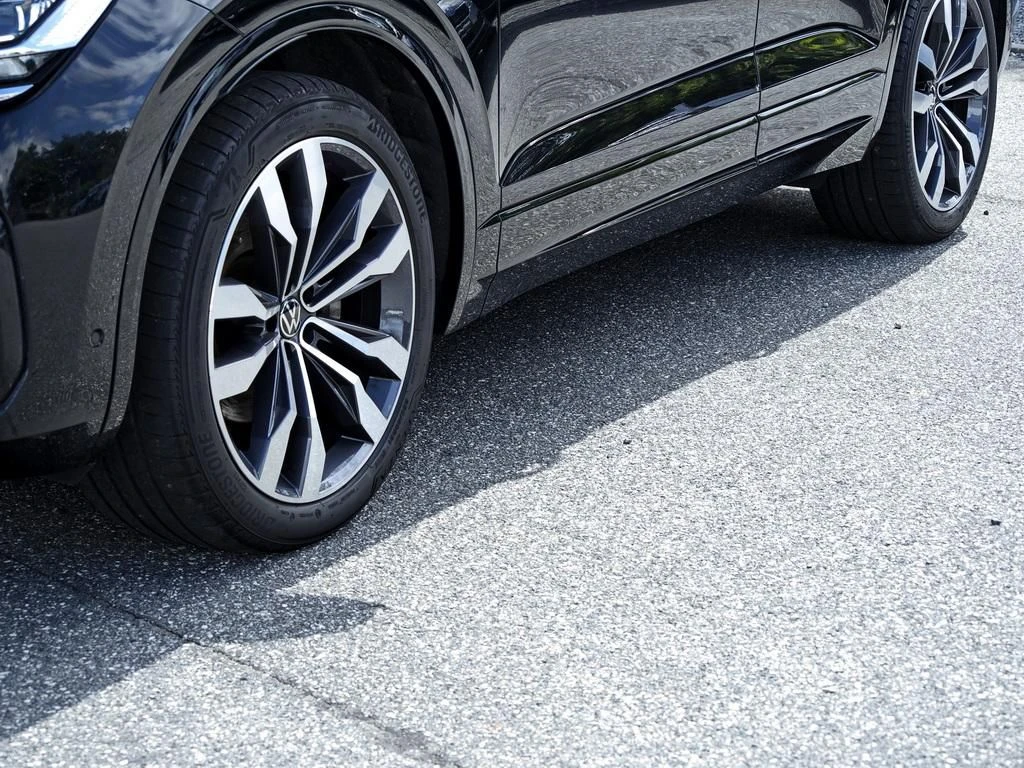 Volkswagen-Touareg-image-5