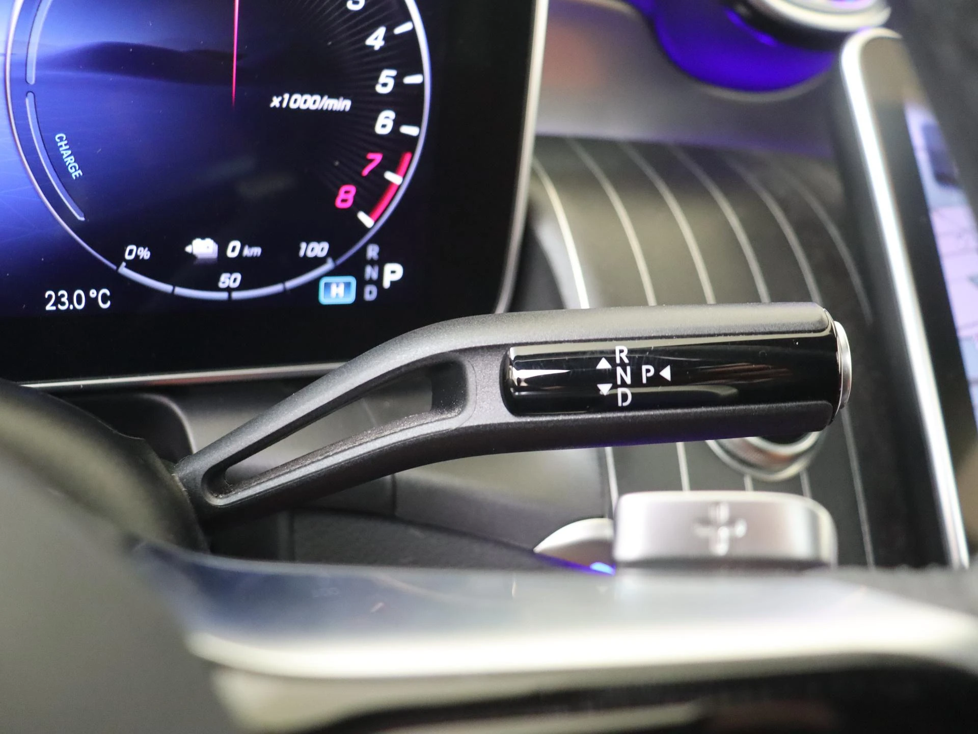 Mercedes-Benz-GLC-image-16