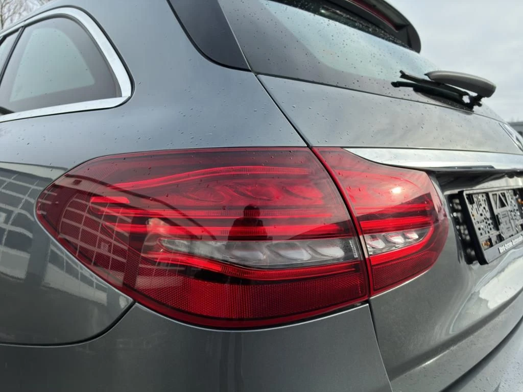 Mercedes-Benz-C-Klasse 300 de-image-13