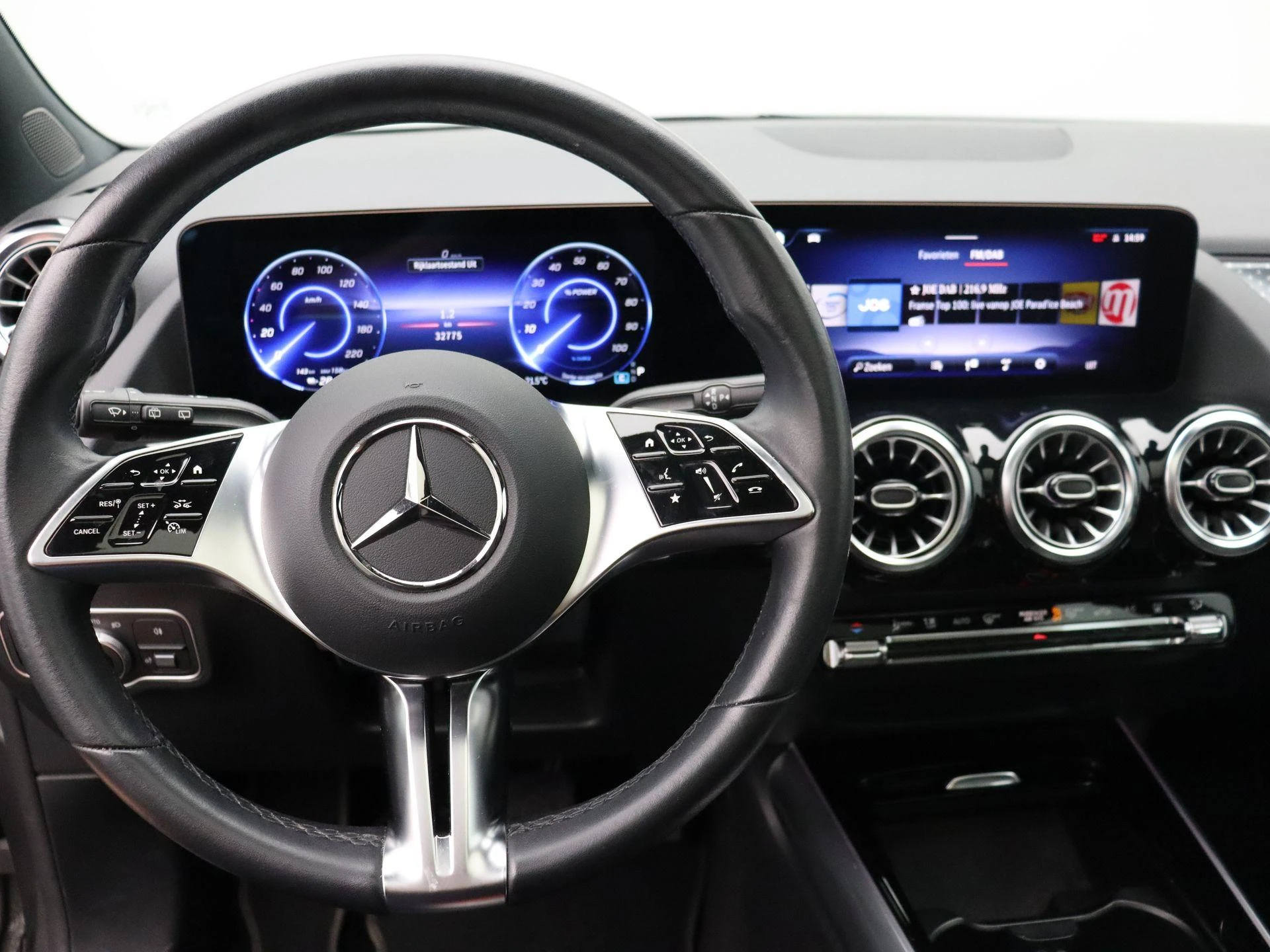 Mercedes-Benz-EQA-image-11