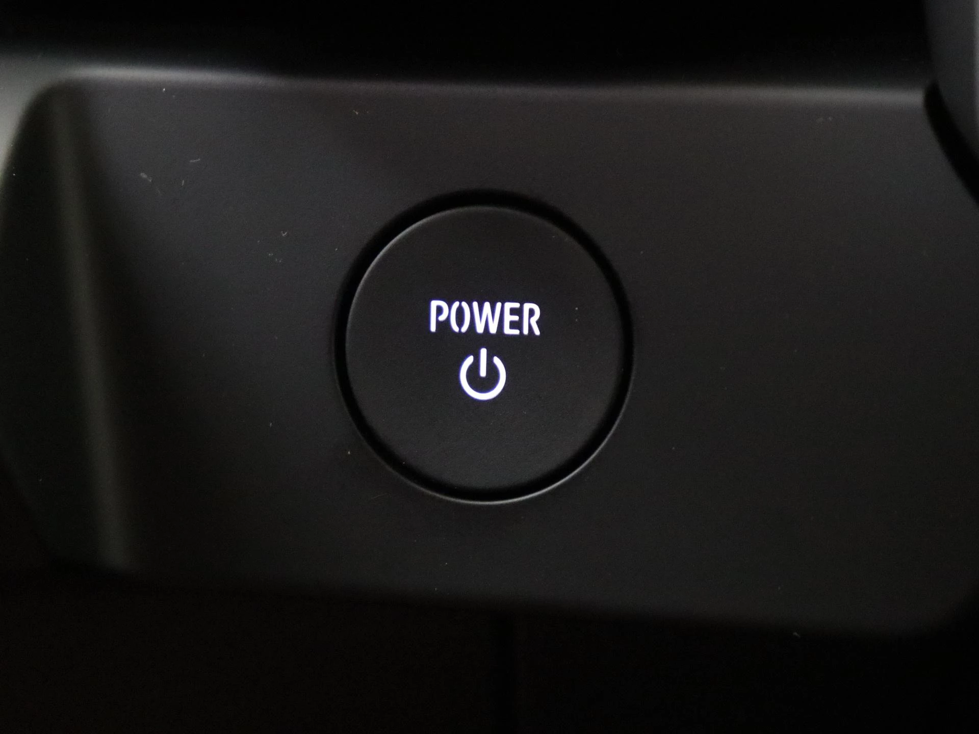 Renault-Megane E-Tech-image-18