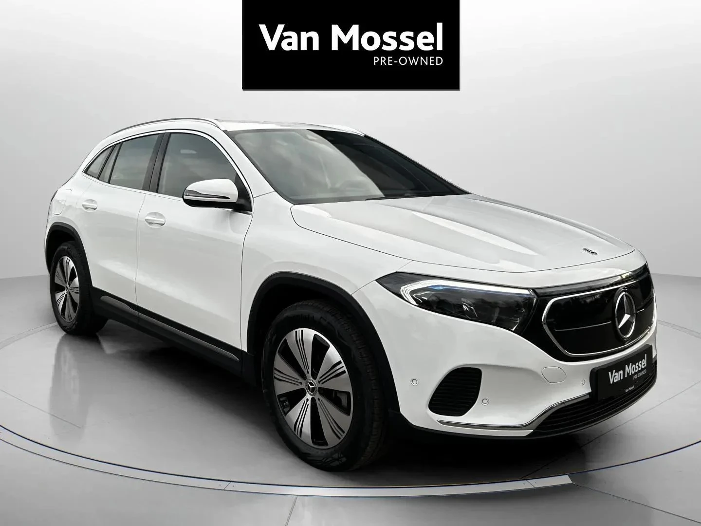 Mercedes-Benz-EQA-image-2