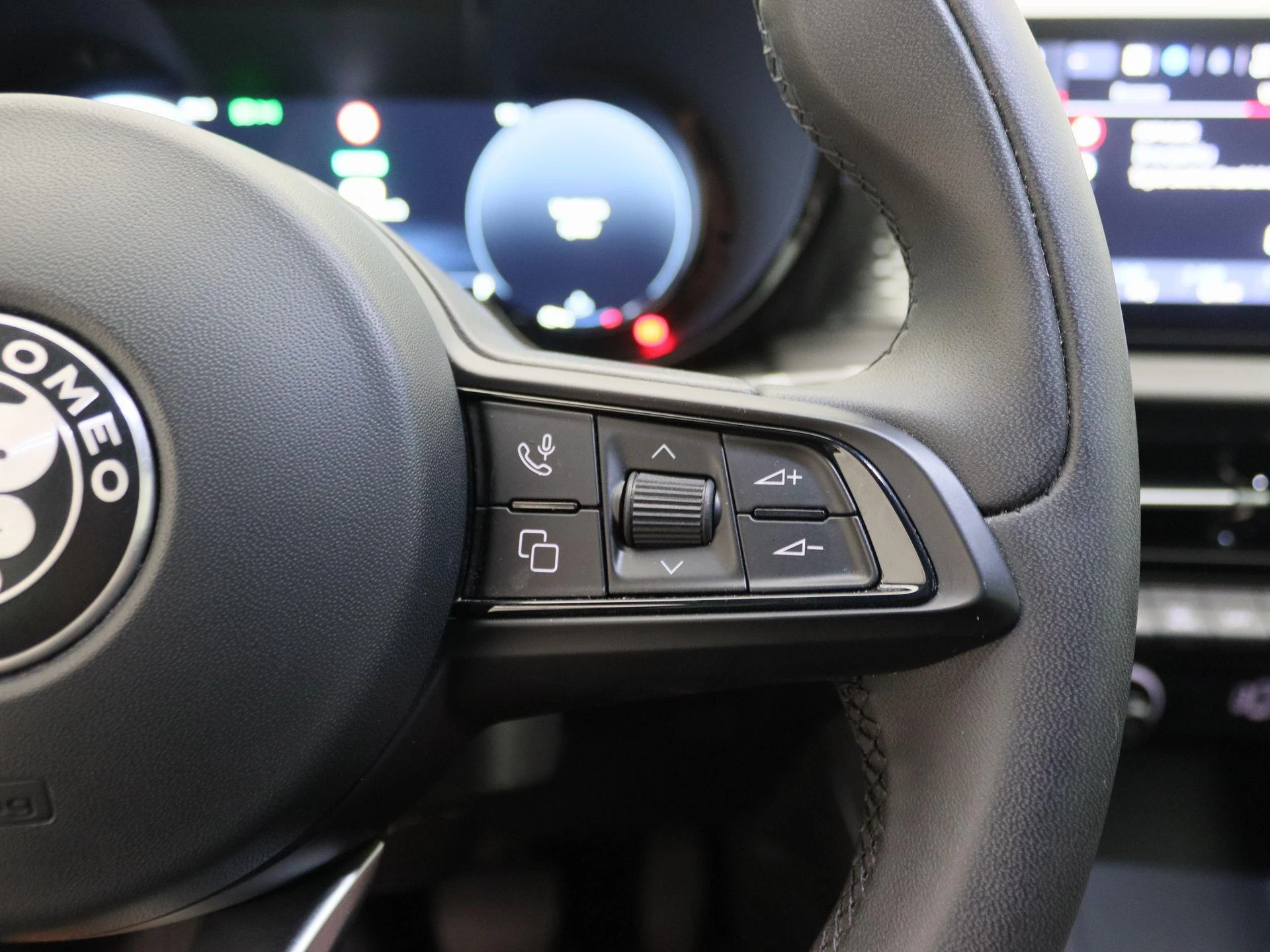 Alfa Romeo Tonale 1.5T Hybrid Super
