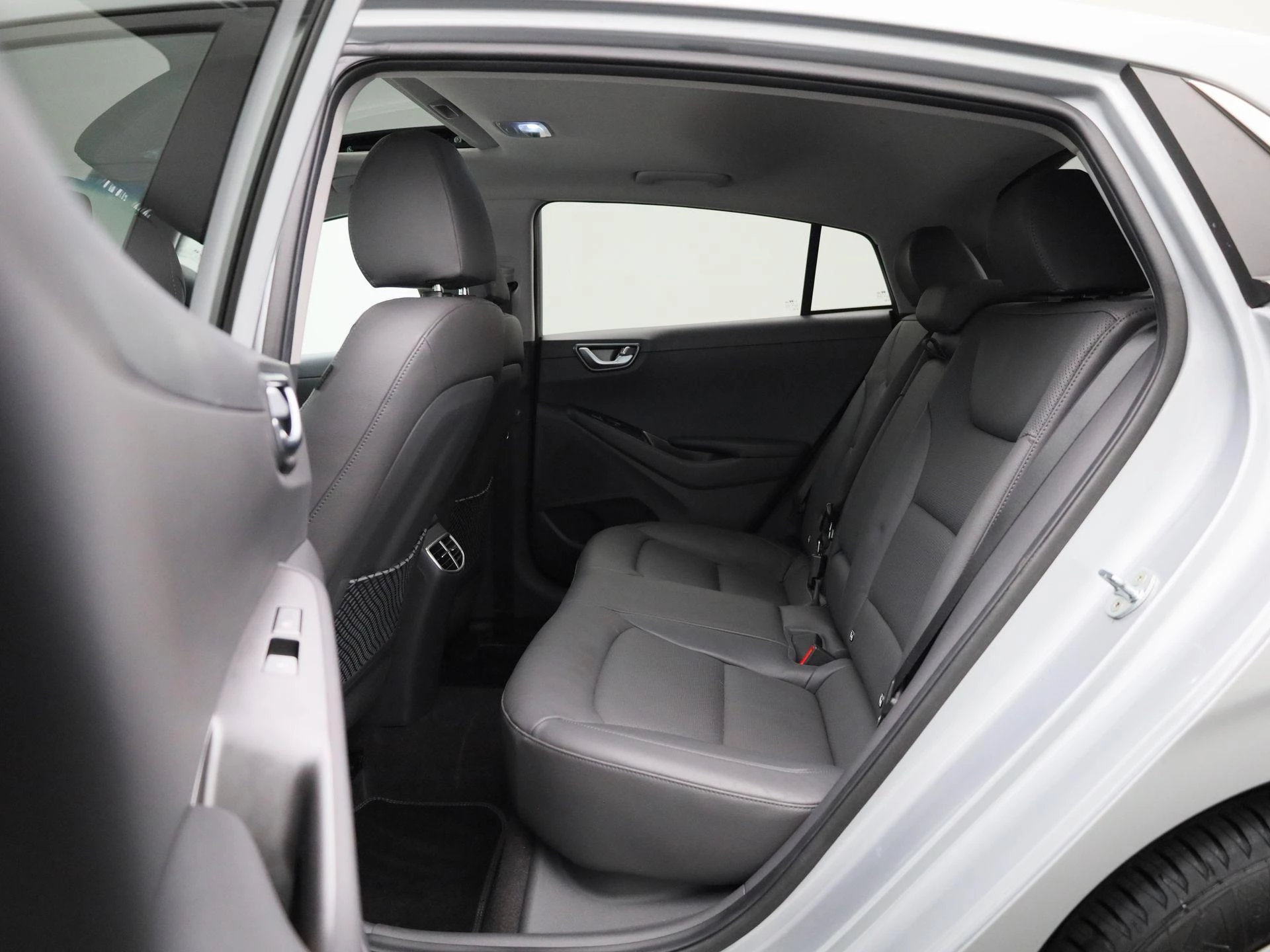 Hyundai-IONIQ-image-11