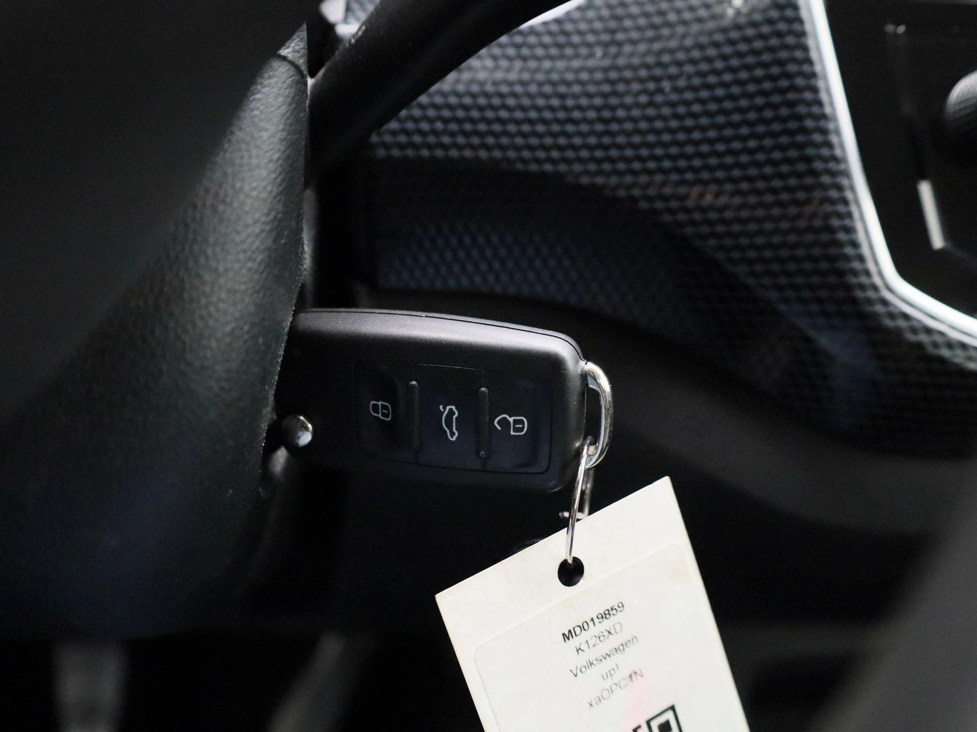 Volkswagen-up!-image-16
