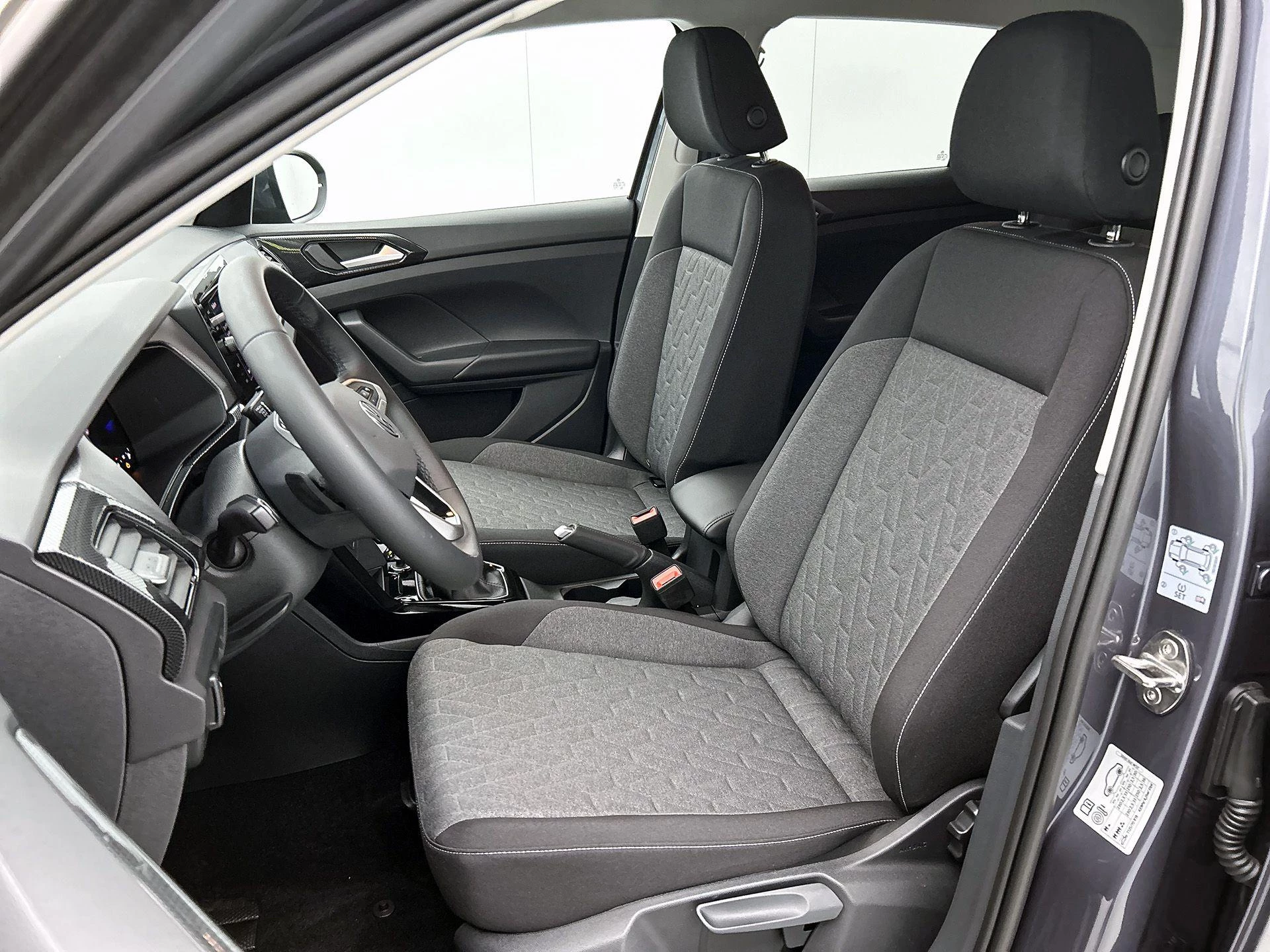 Volkswagen-T-Cross-image-9