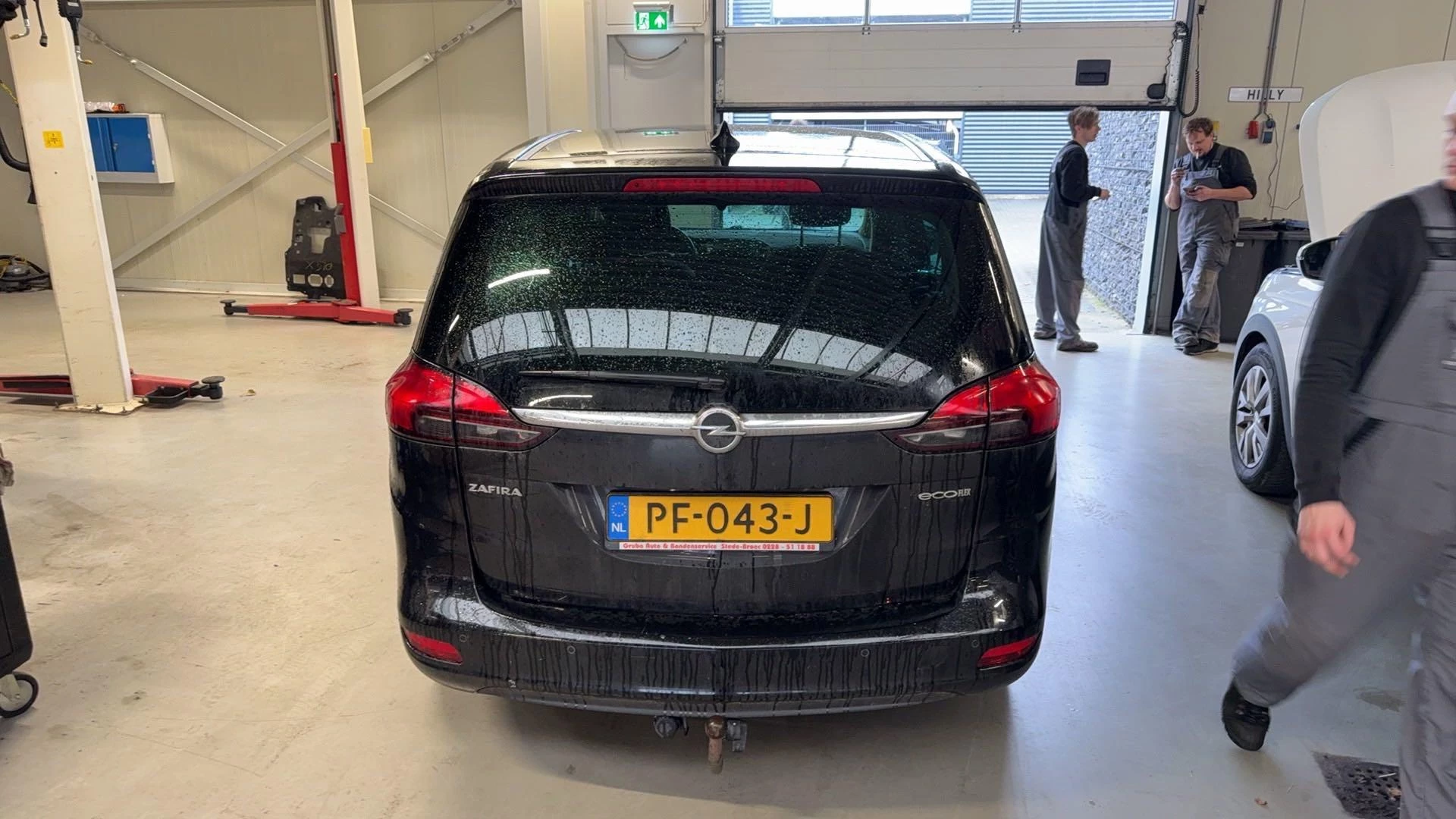 Opel-Zafira-image-2