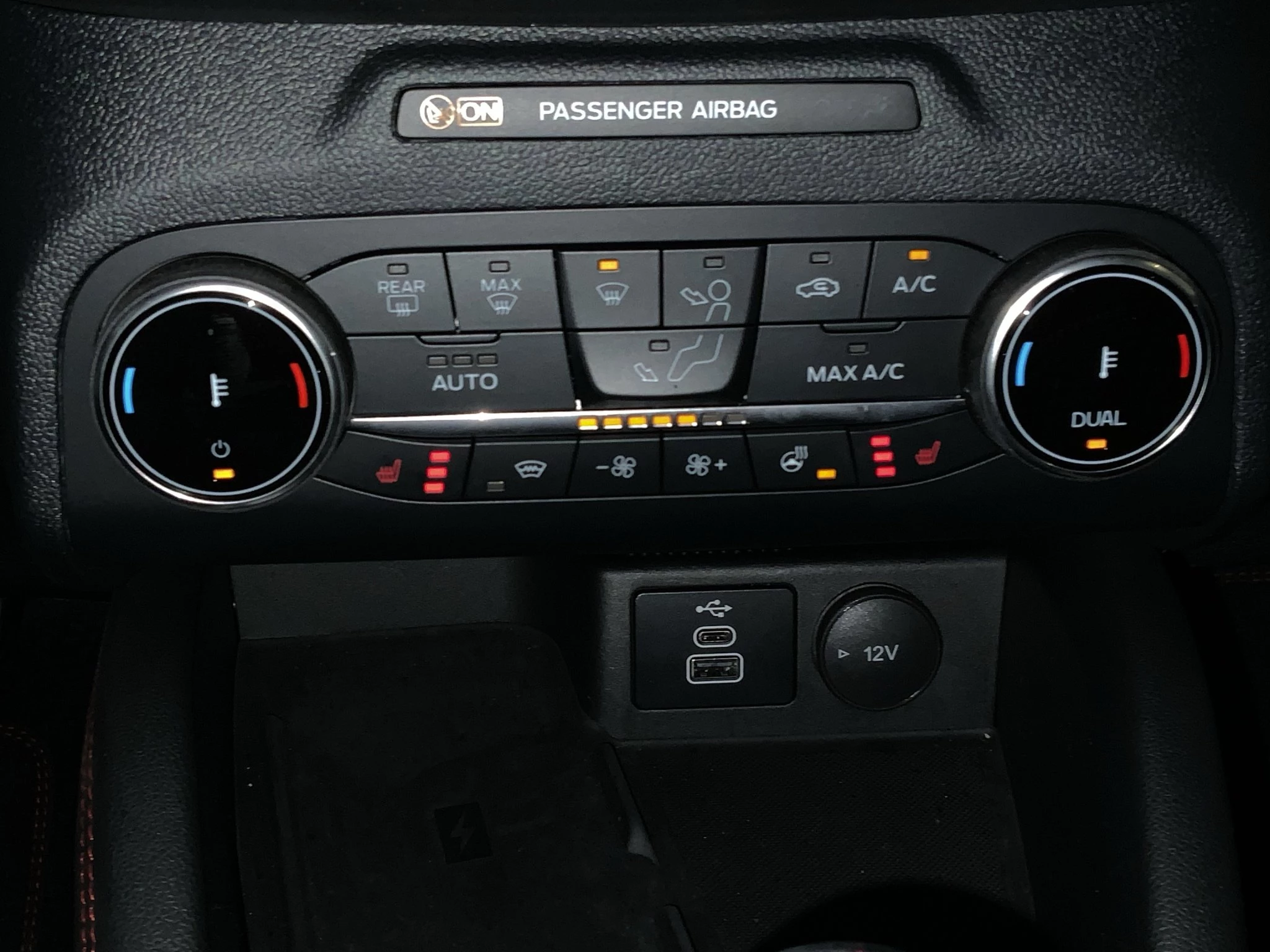 Ford Kuga ST-Line X*PANO*AHK*KAM*ACC*NAVI*SOUND-SYS.