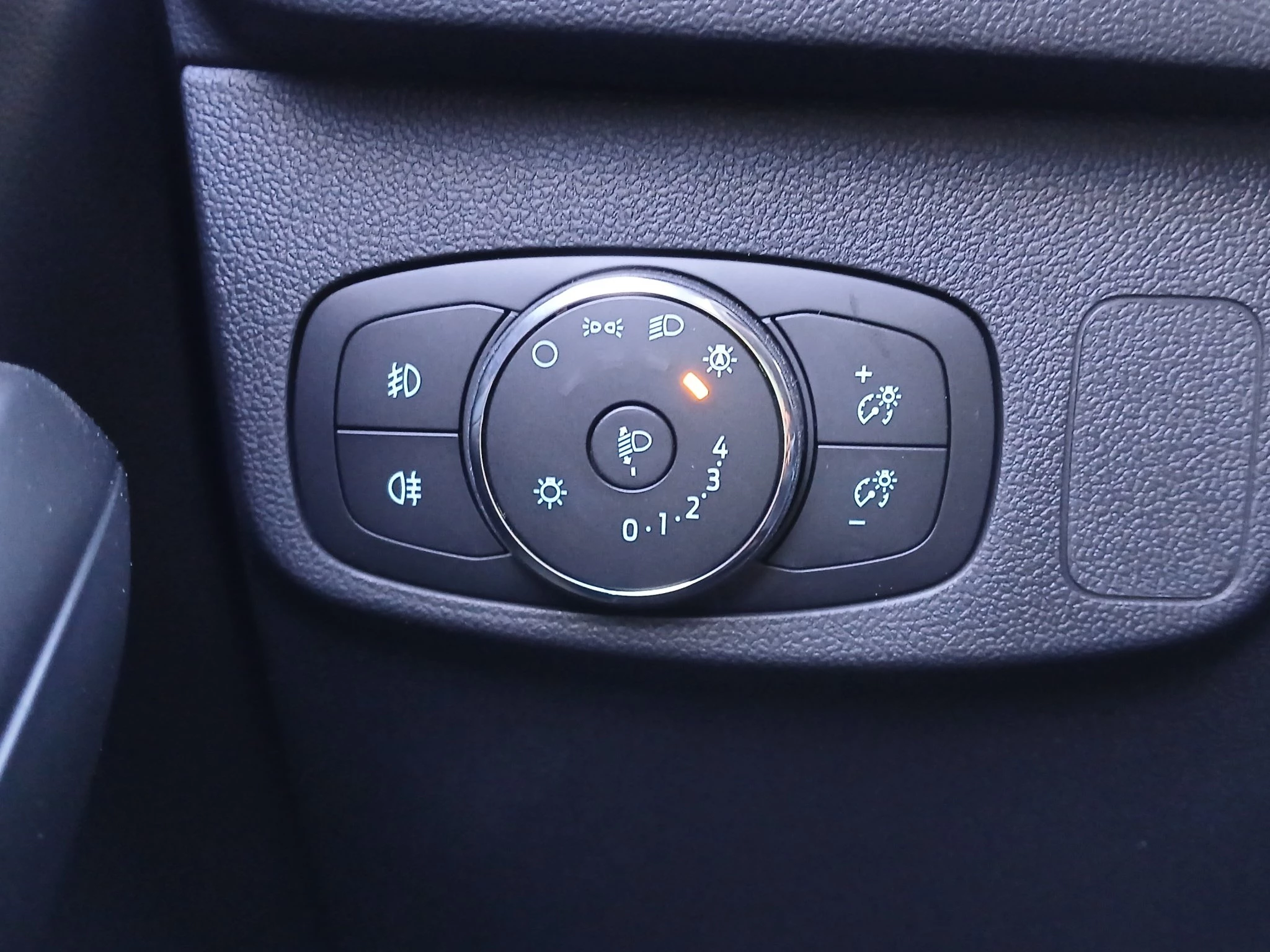 Ford Focus ST-Line X Turnier Aut.*AHK*ACC*HUD*KAM*NAVI*WINTER-PKT.