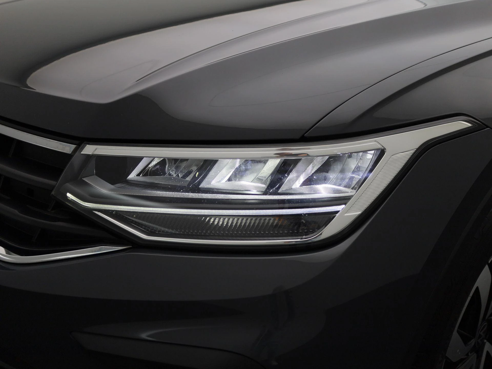 Volkswagen-Tiguan-image-14