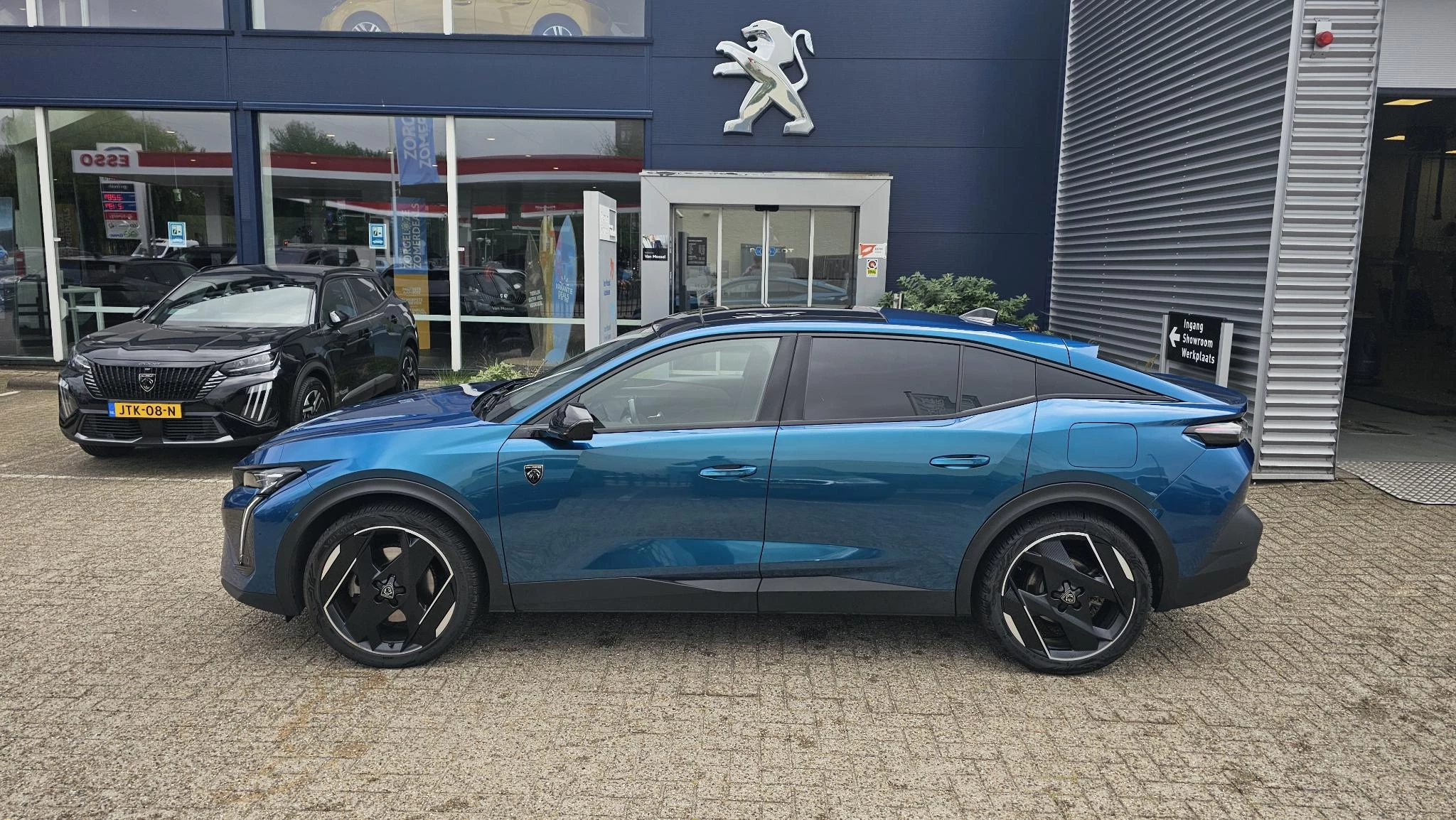 Peugeot-408-image-8