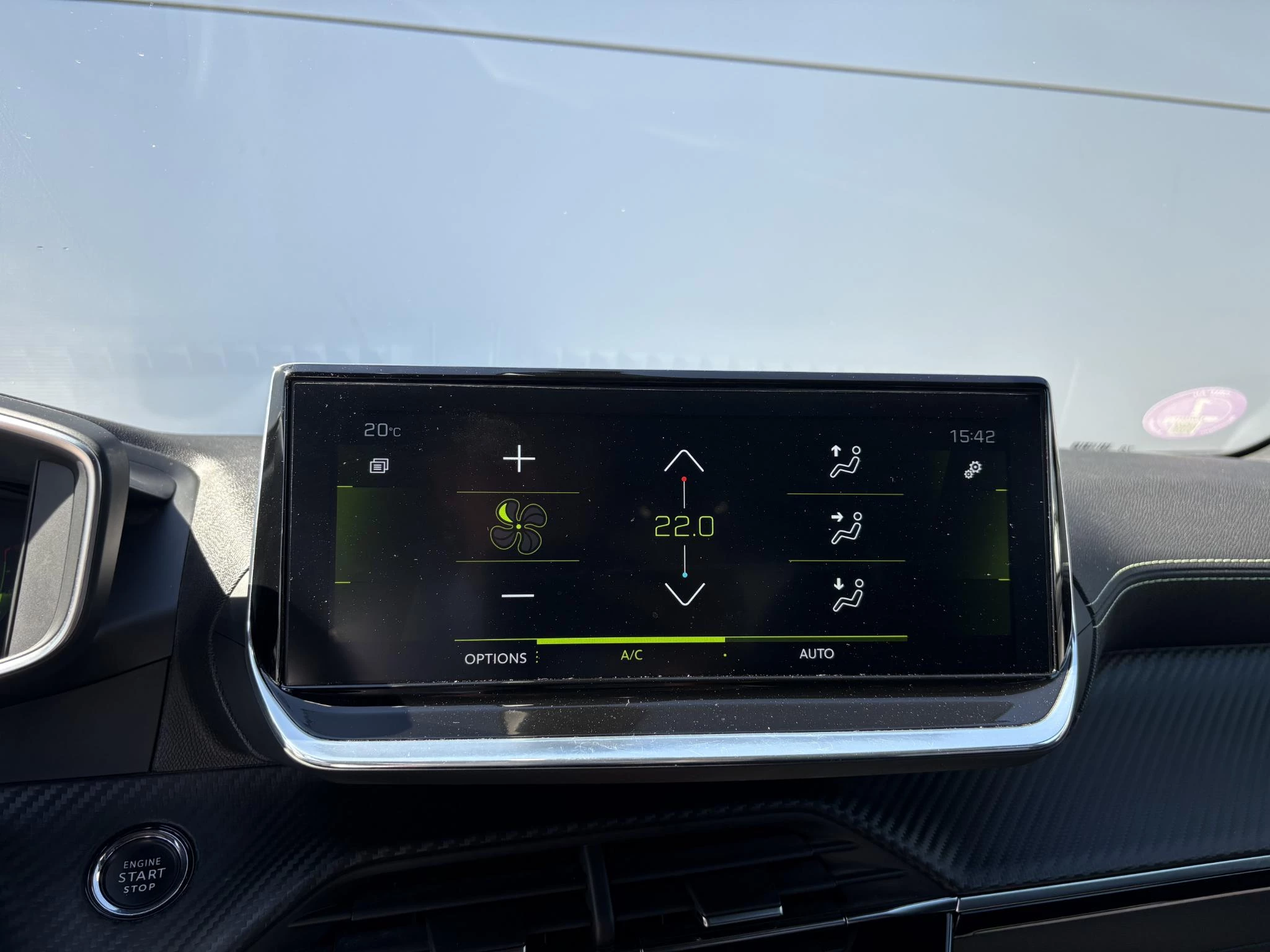 Peugeot-208-image-19