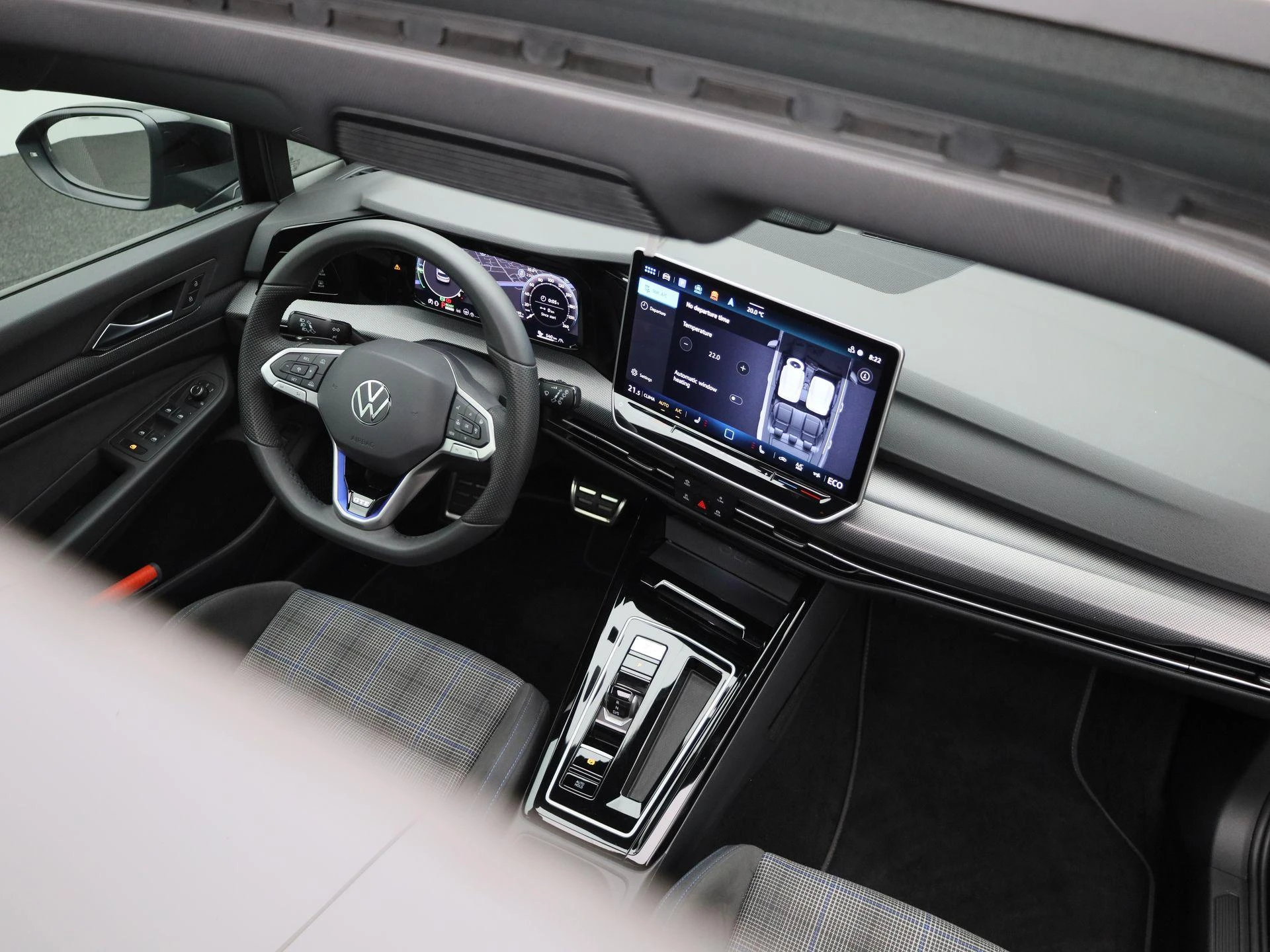 Volkswagen-Golf-image-33