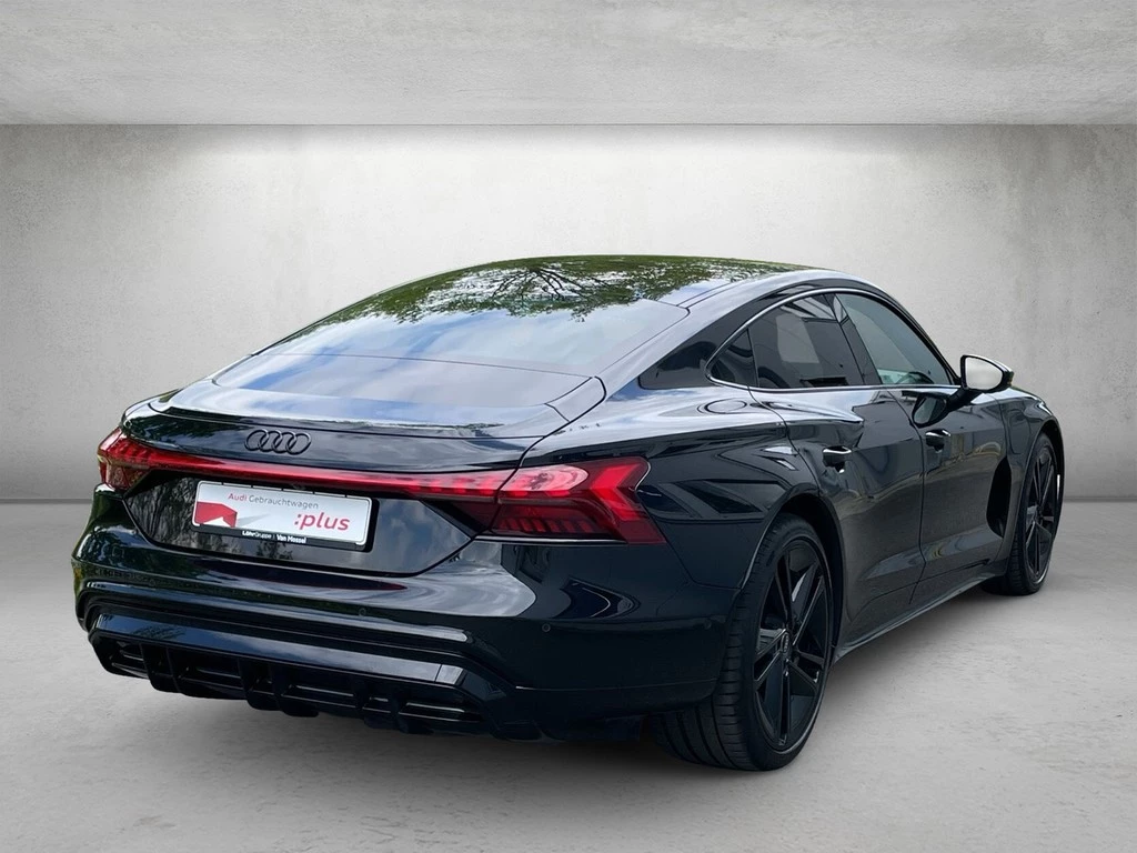 Audi e-tron GT quattro *SOH92%*Matrix*Pano*