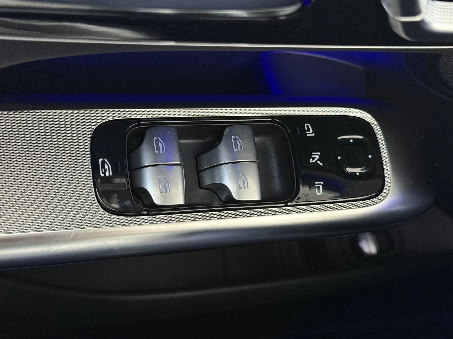 Mercedes-Benz-GLC-image-27