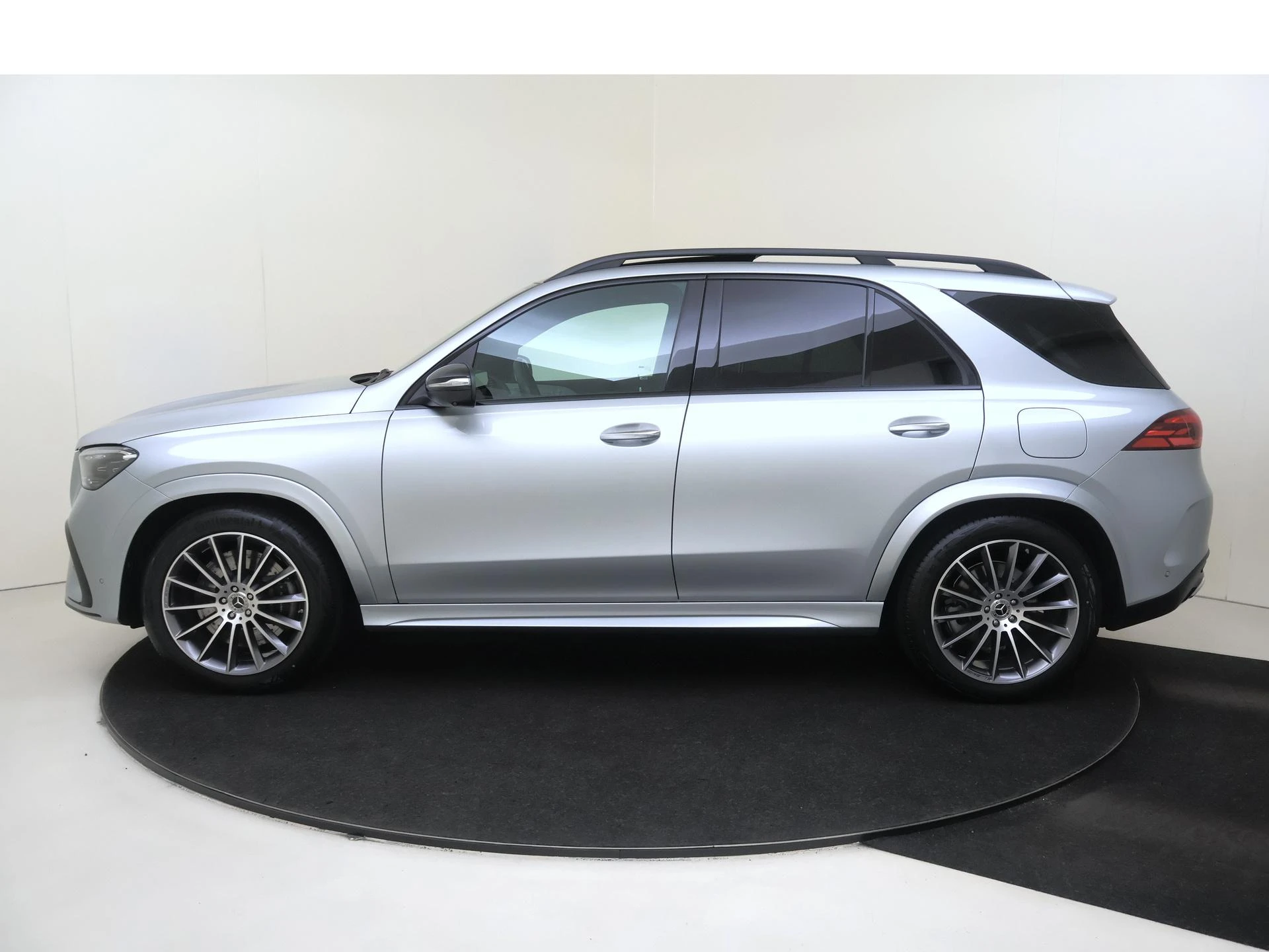 Mercedes-Benz-GLE-image-7