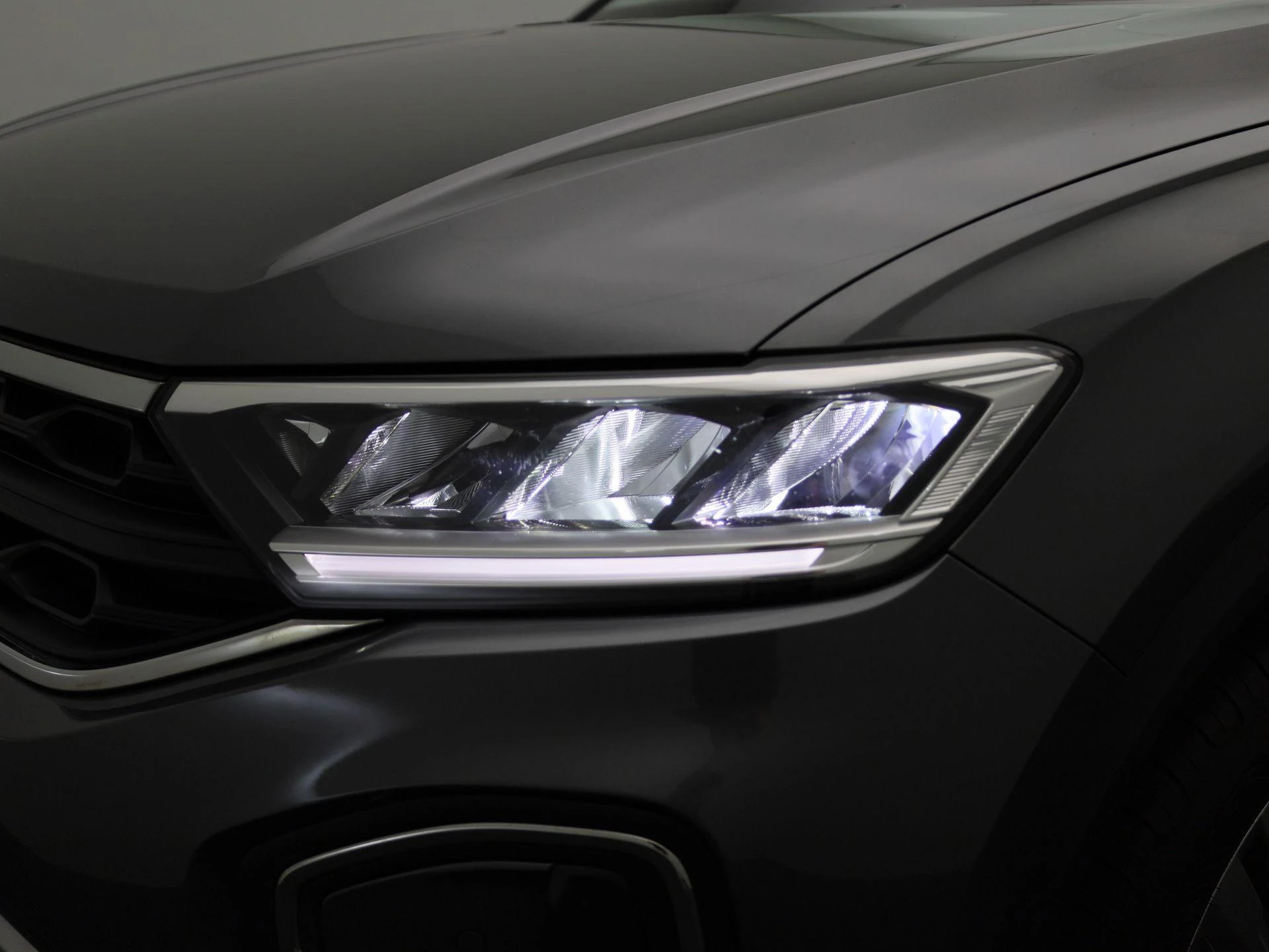 Volkswagen-T-Roc-image-13