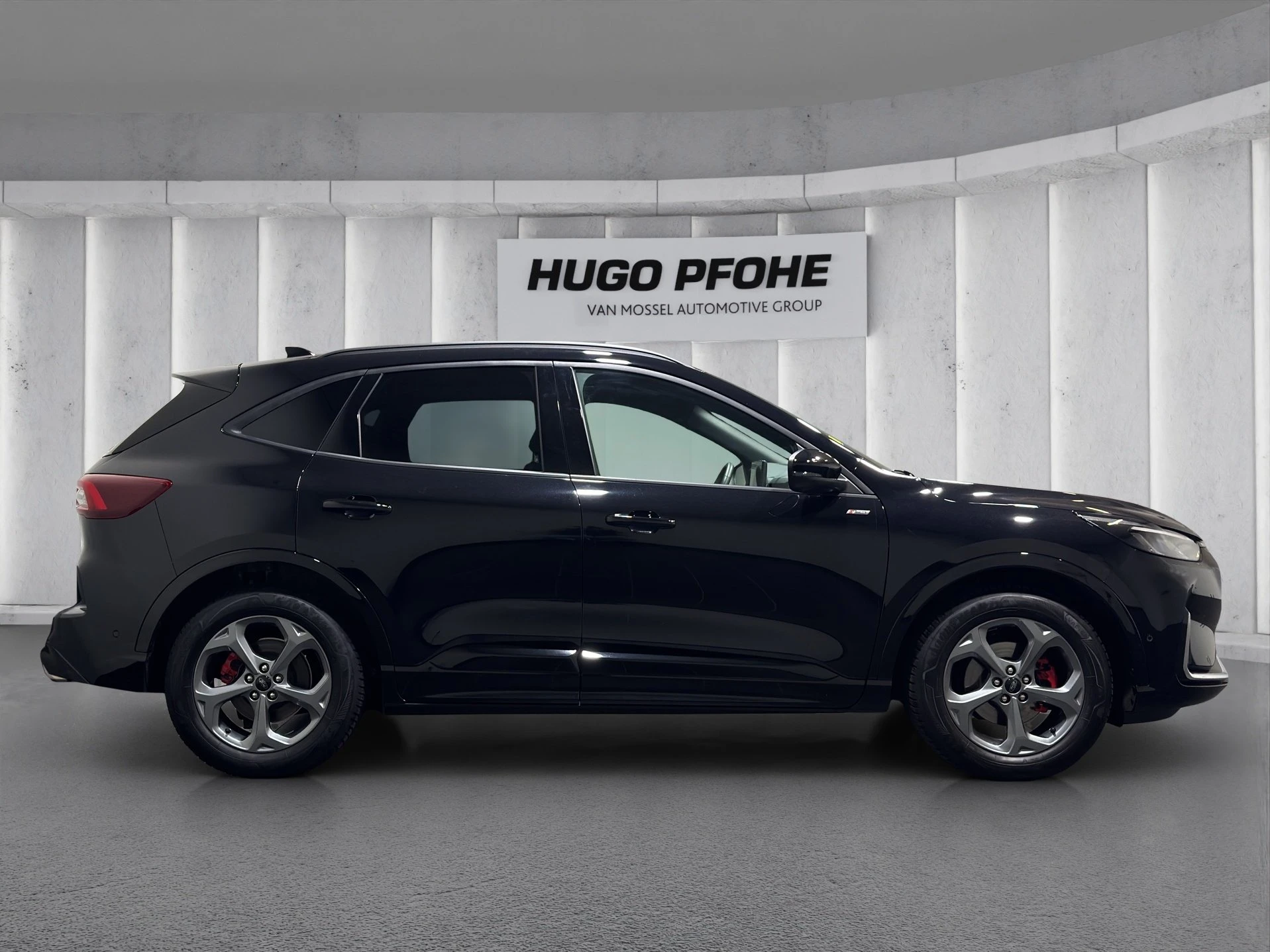 Ford Kuga ST-Line X Aut.*PANO*AHK*360GRAD*LED-MATRIX*NAVI*GRA*WINTER-PKT..