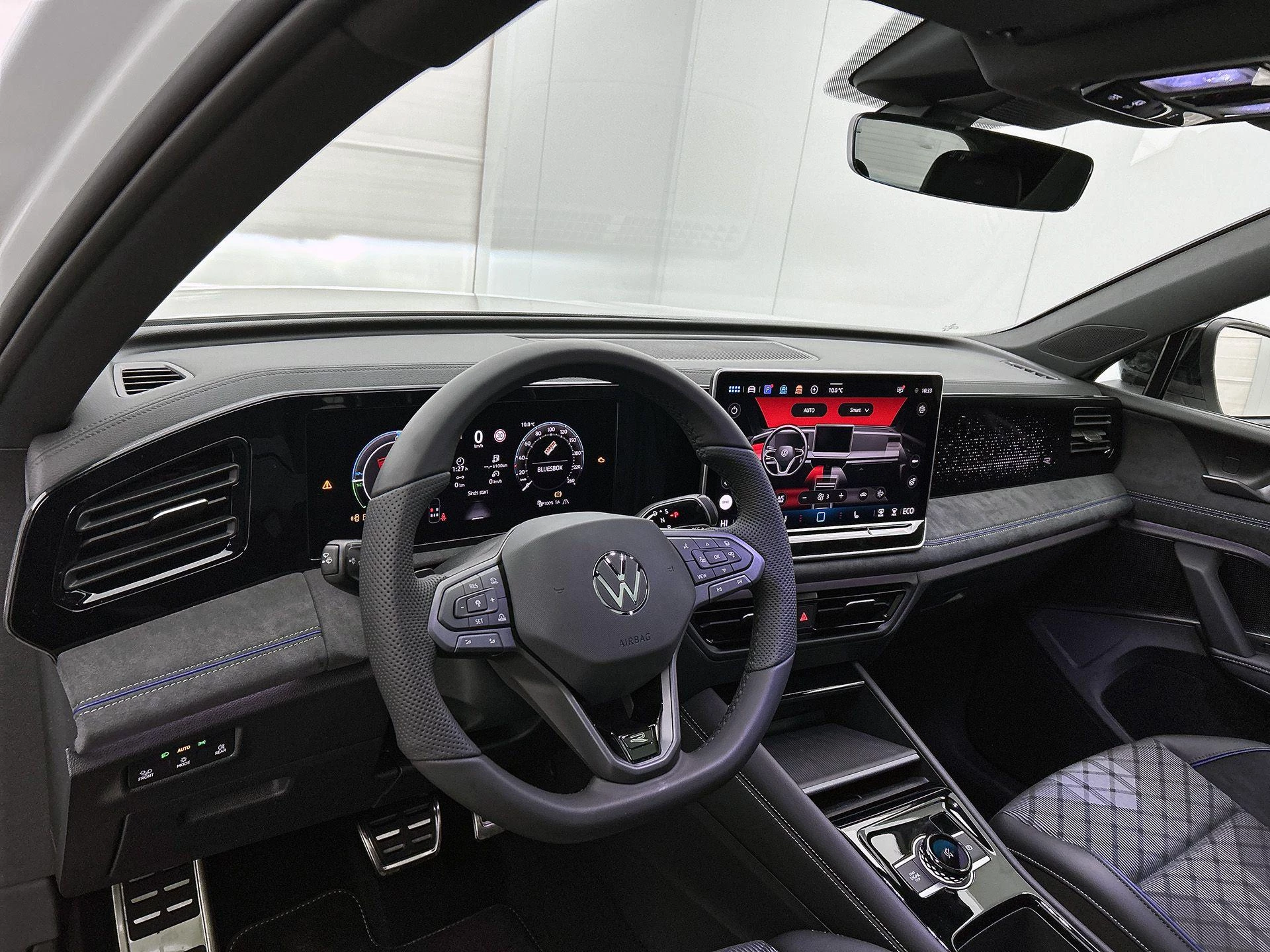 Volkswagen-Tiguan-image-17