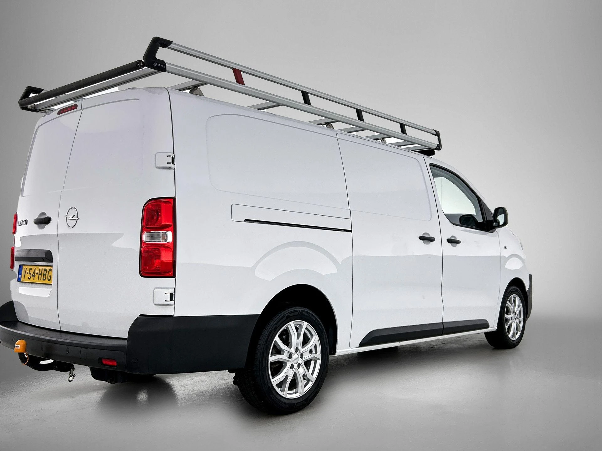Opel-Vivaro-image-3