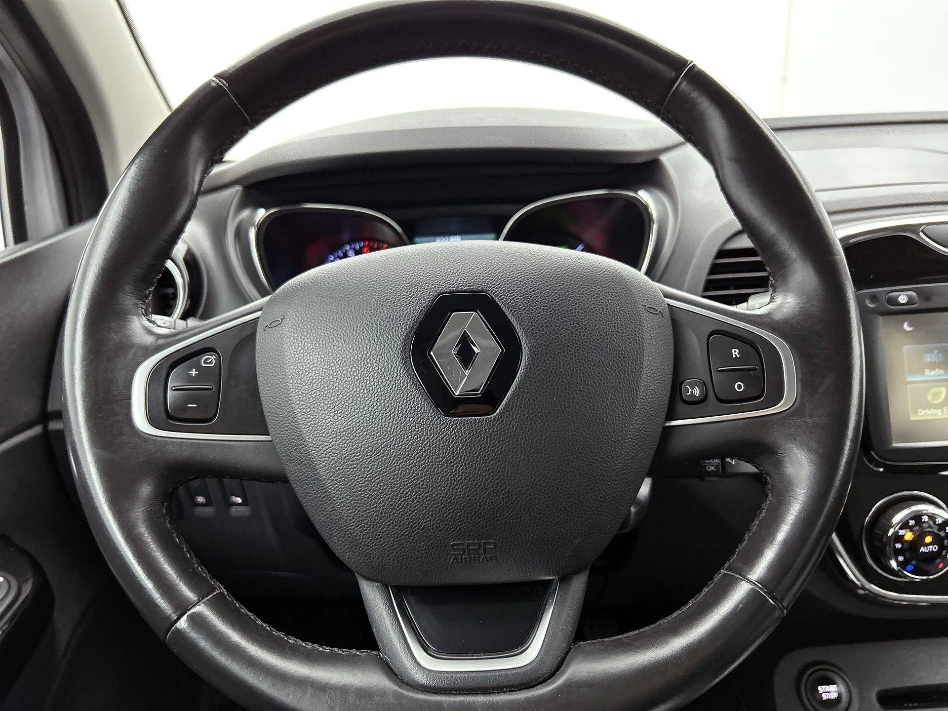 Renault-Captur-image-27