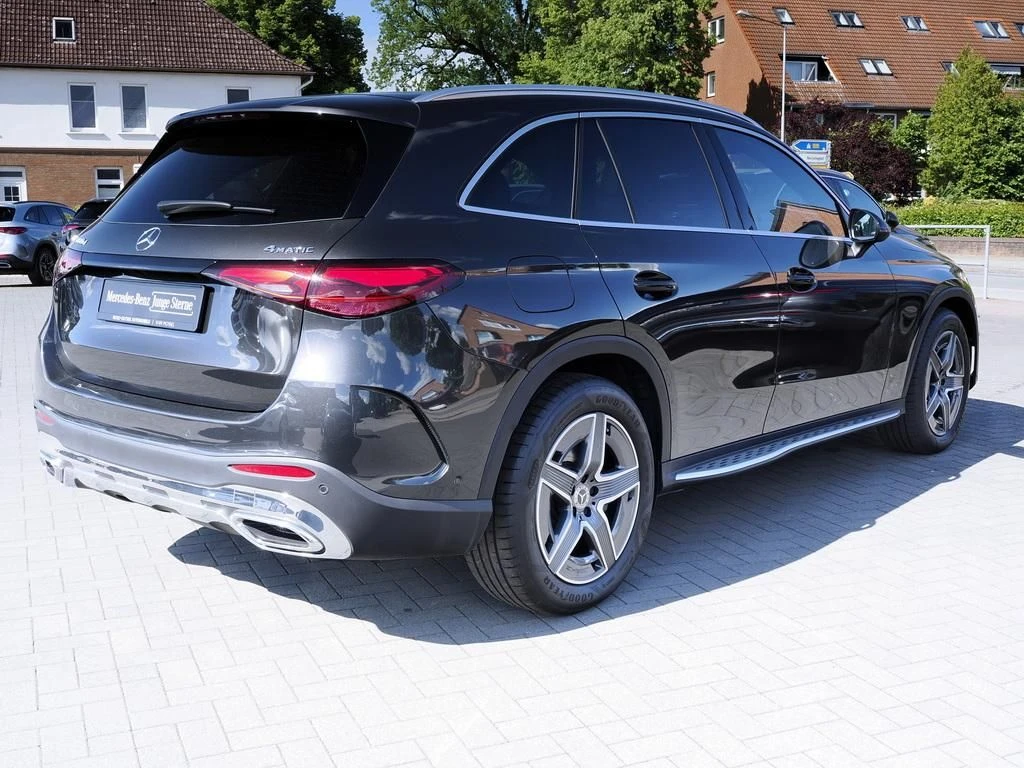 Mercedes-Benz-GLC 300 d-image-5