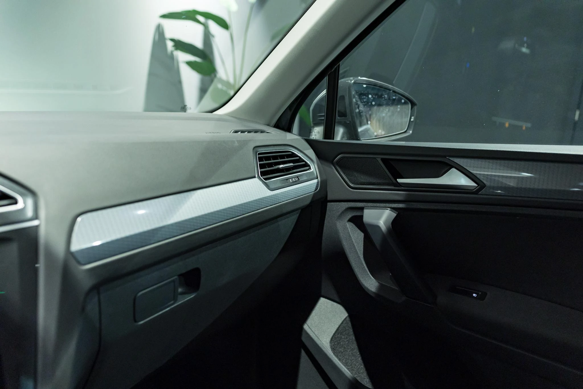 Volkswagen-Tiguan-image-33