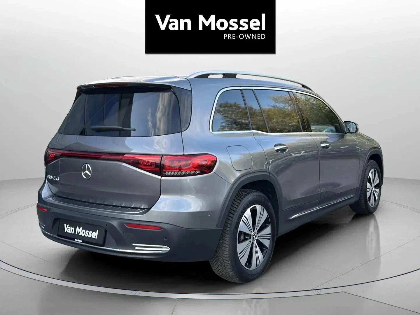 Mercedes-Benz-EQB-image-4