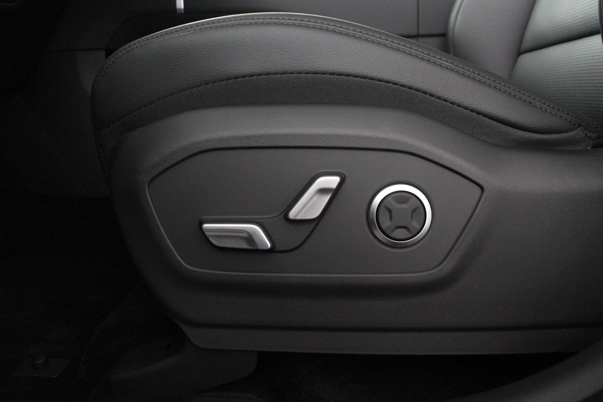 Hyundai-Santa Fe-image-56