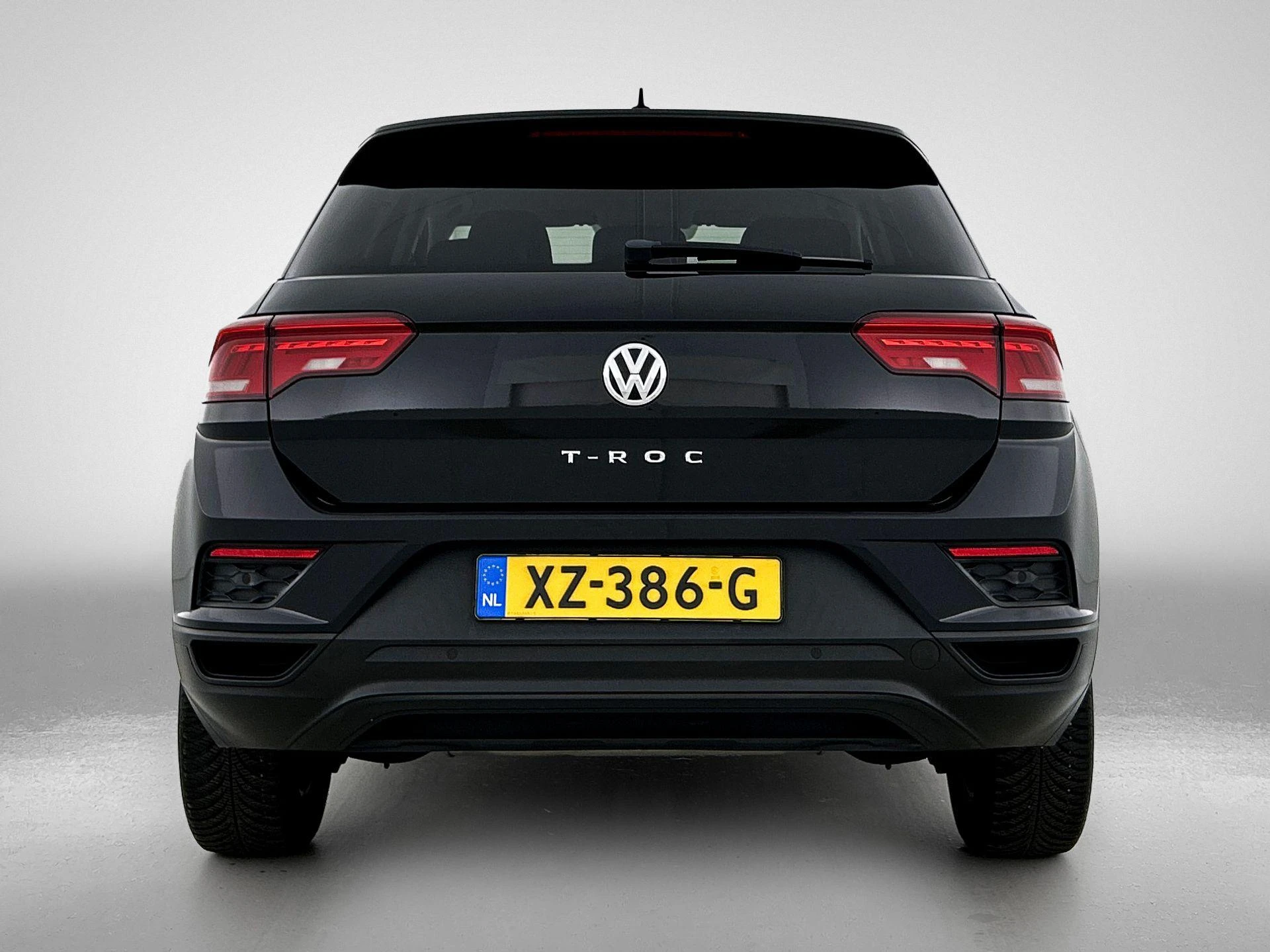 Volkswagen-T-Roc-image-2
