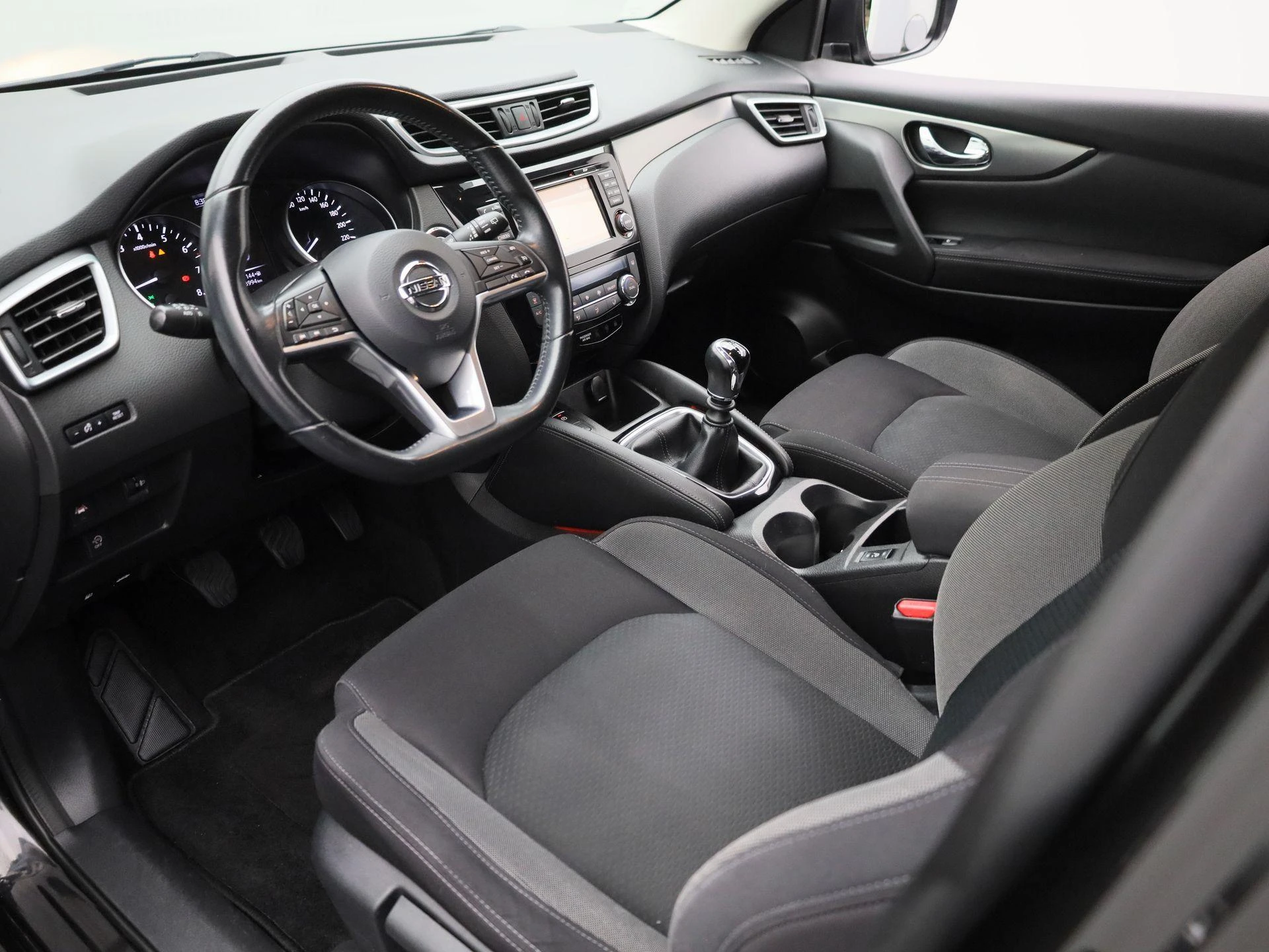 Nissan-QASHQAI-image-15