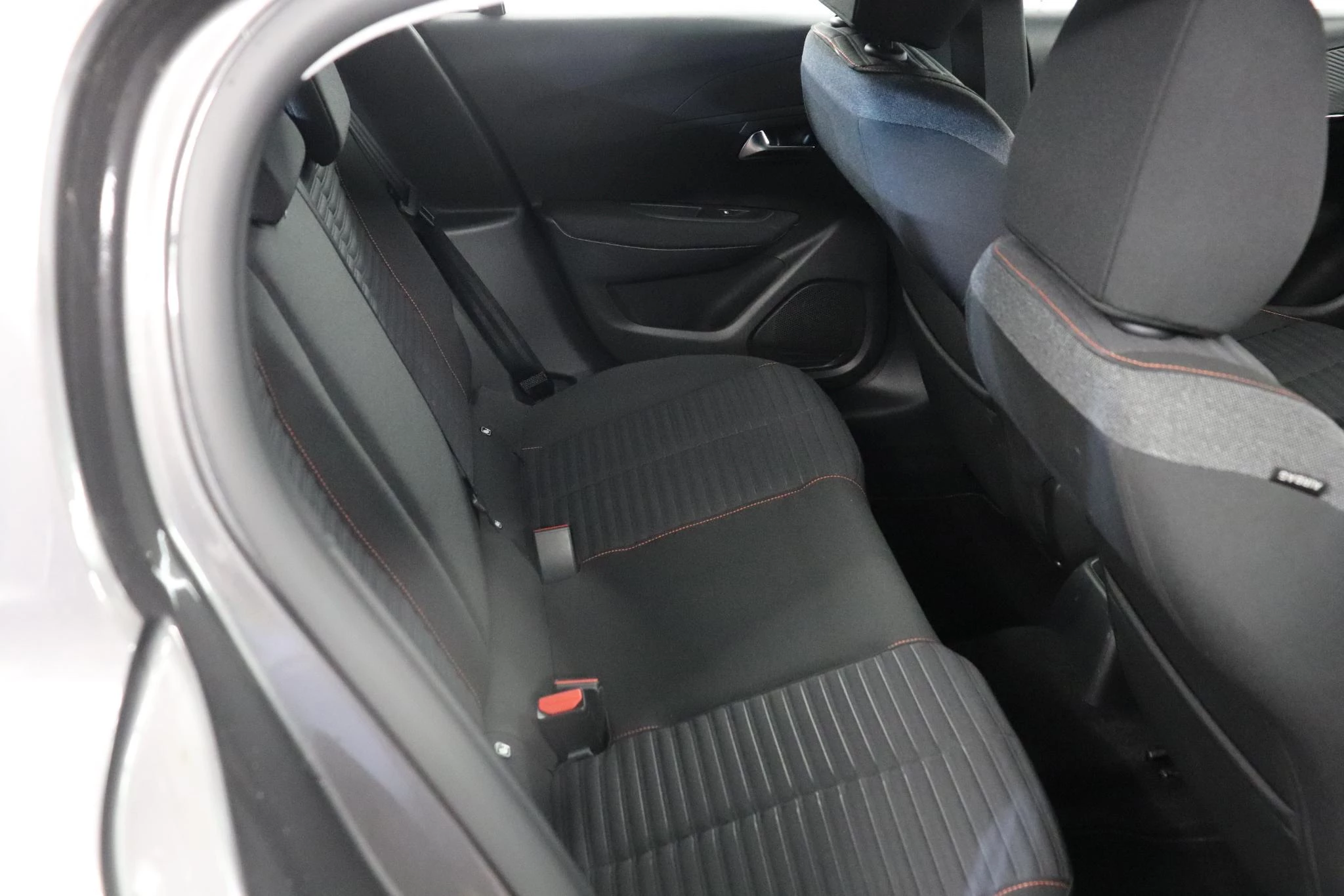 Peugeot-208-image-15